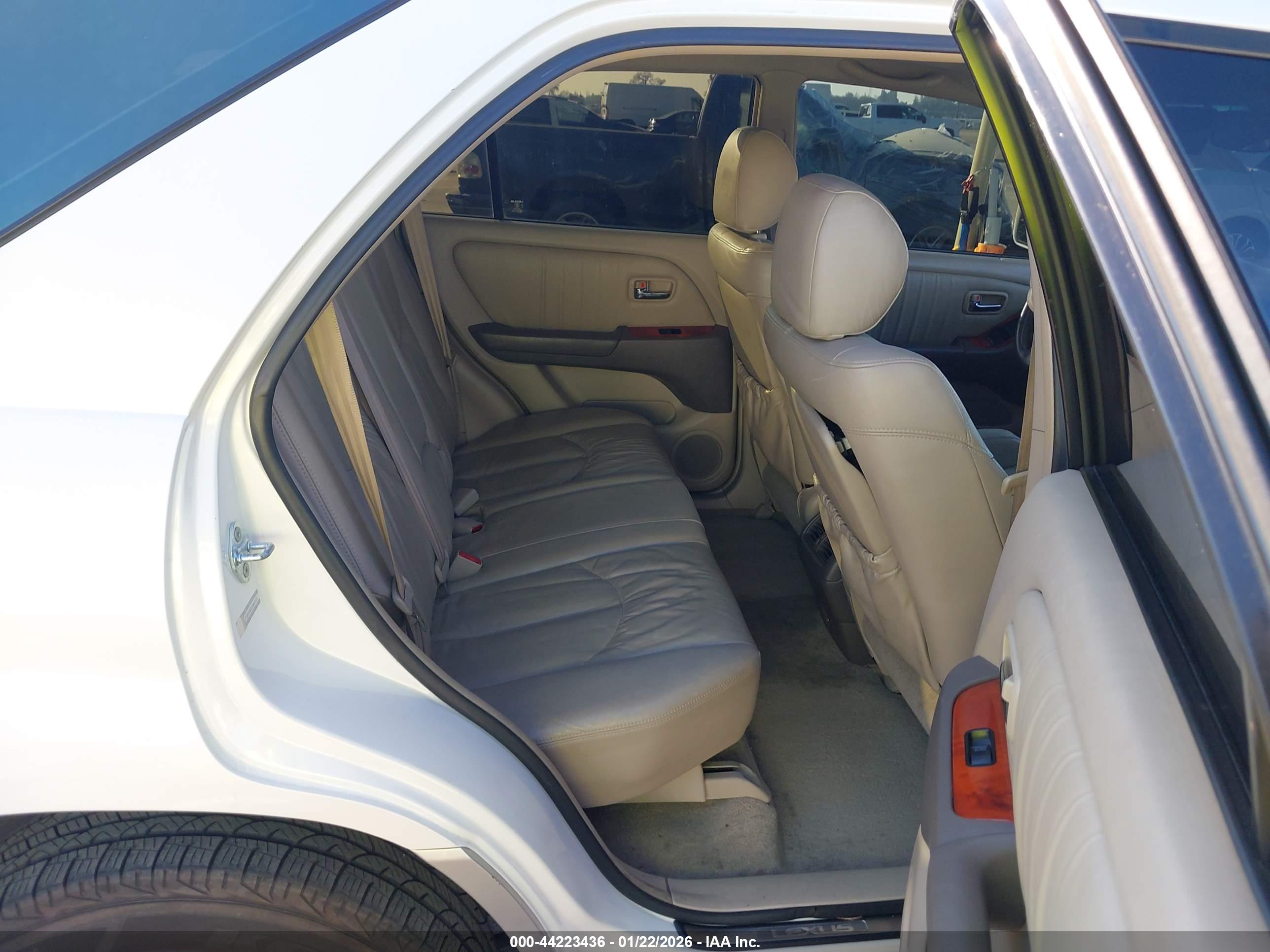 LEXUS RX image 8