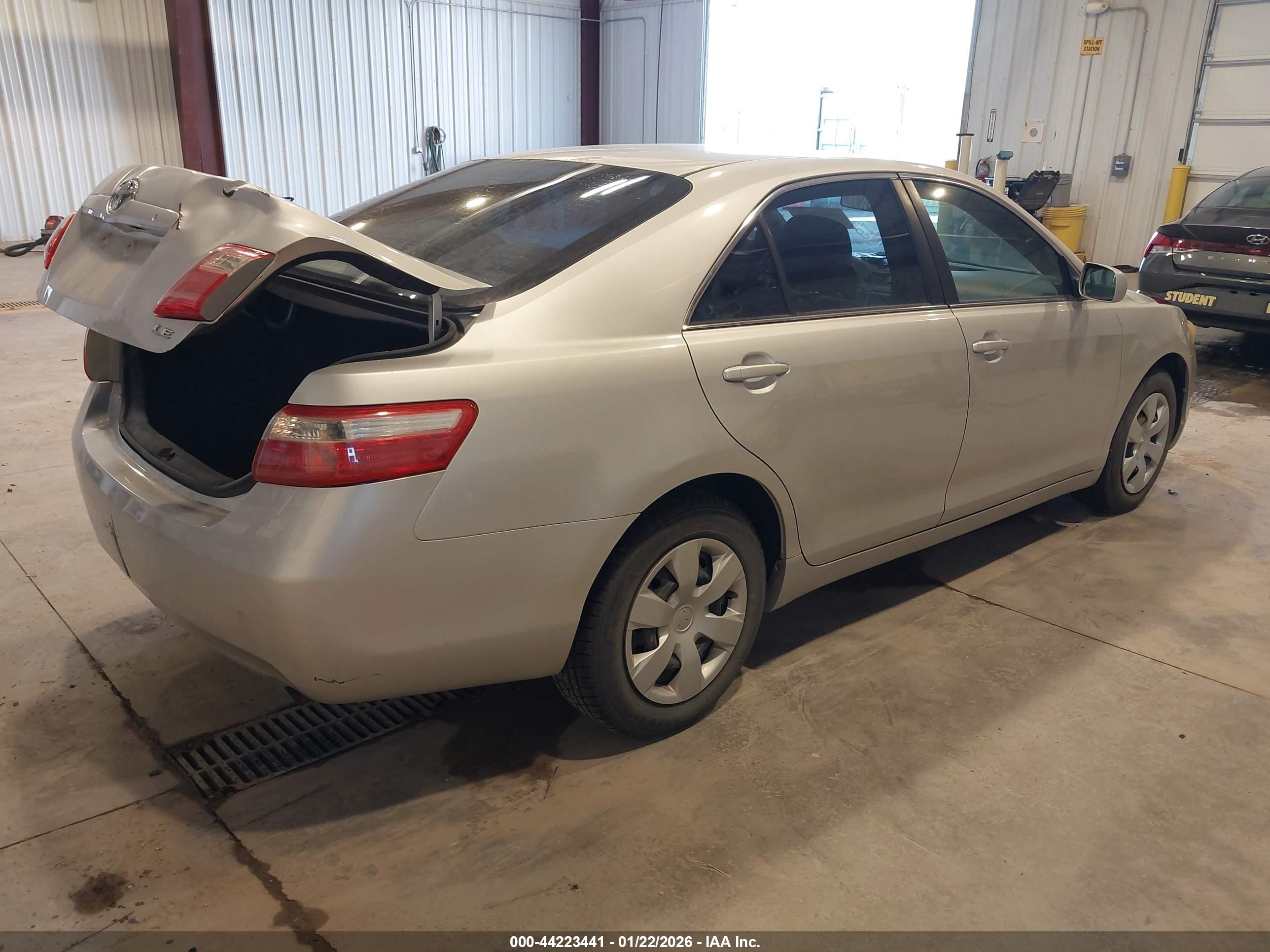 TOYOTA CAMRY image 4