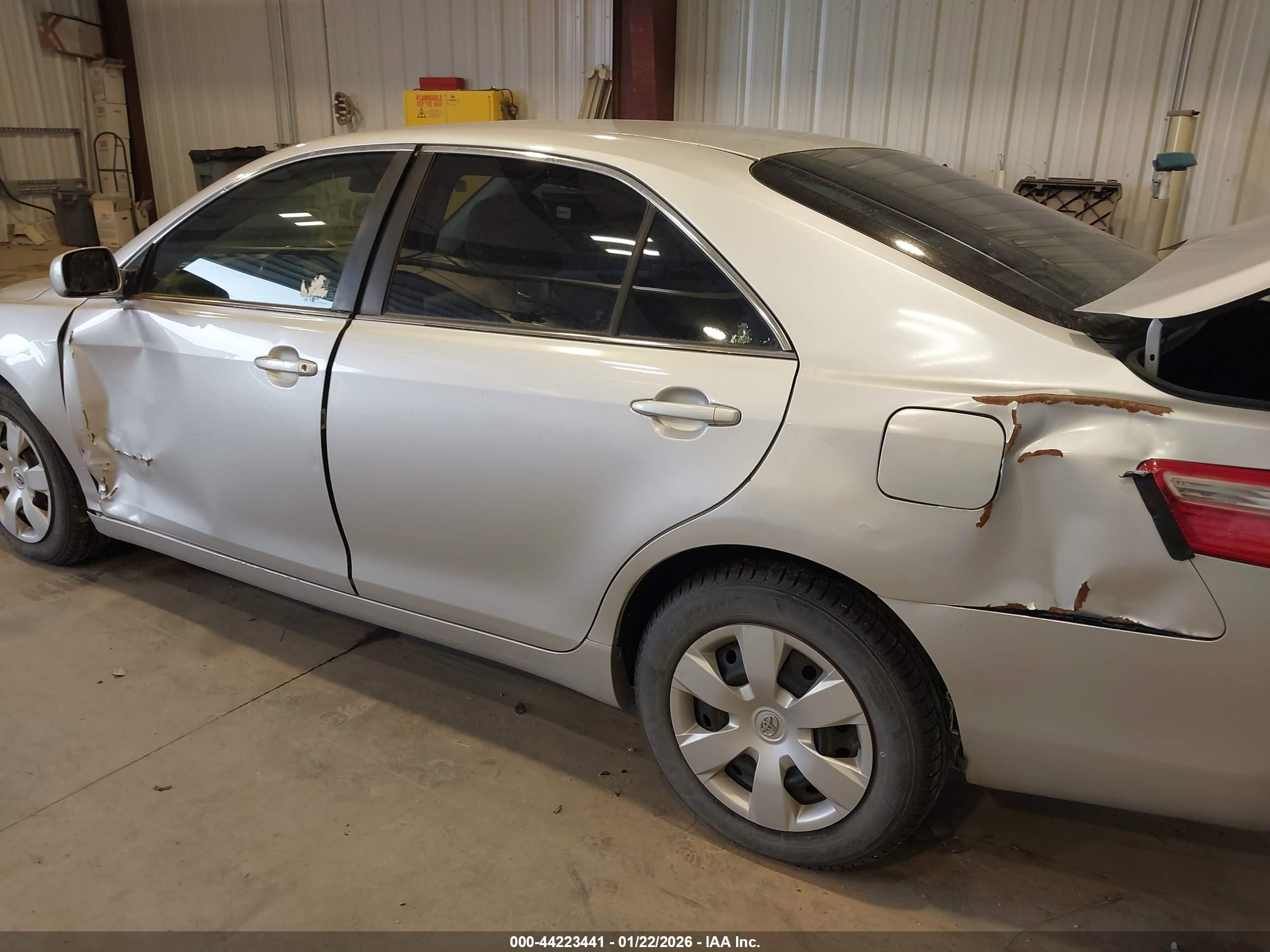 TOYOTA CAMRY image 6