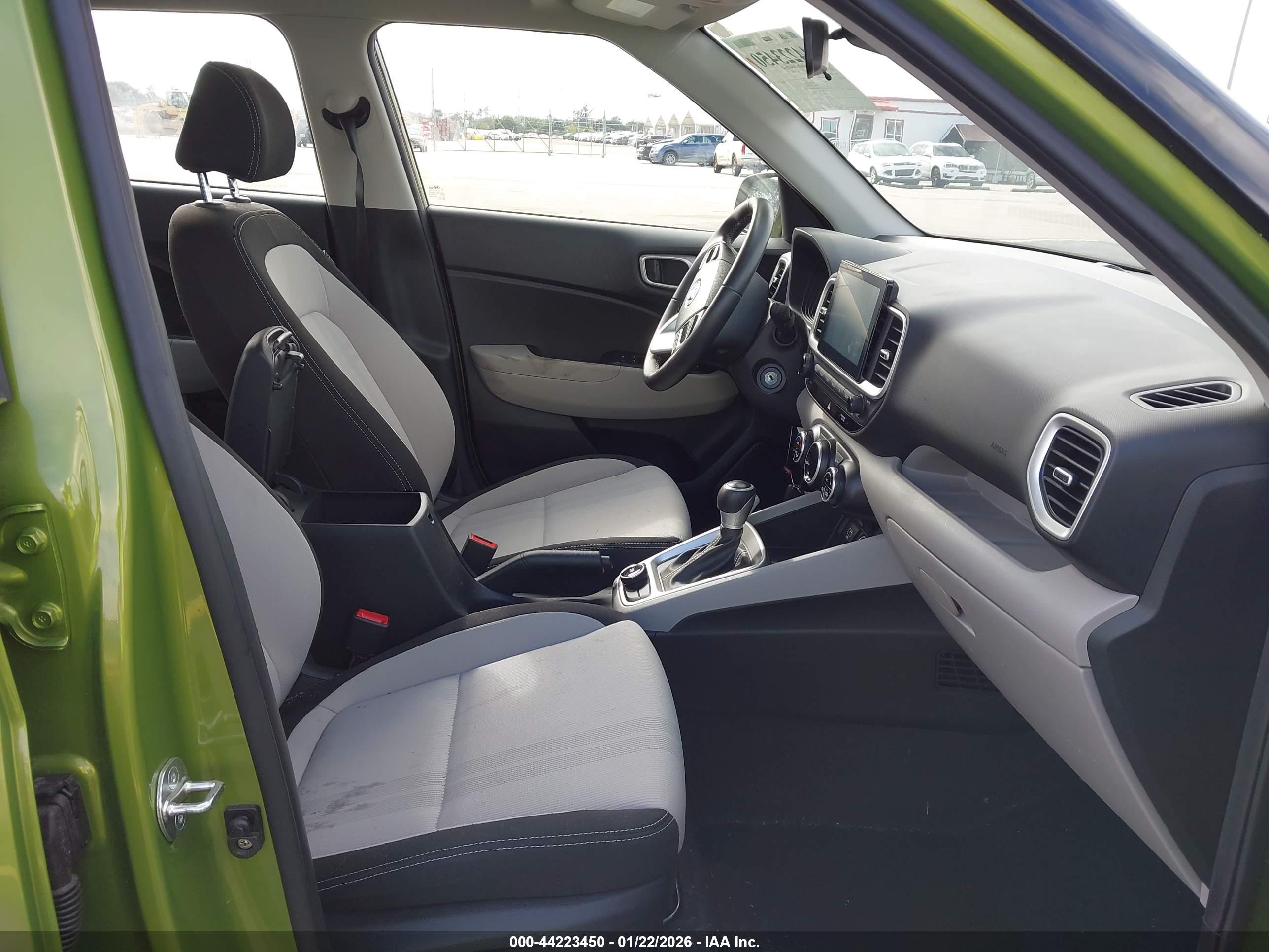 HYUNDAI VENUE image 5