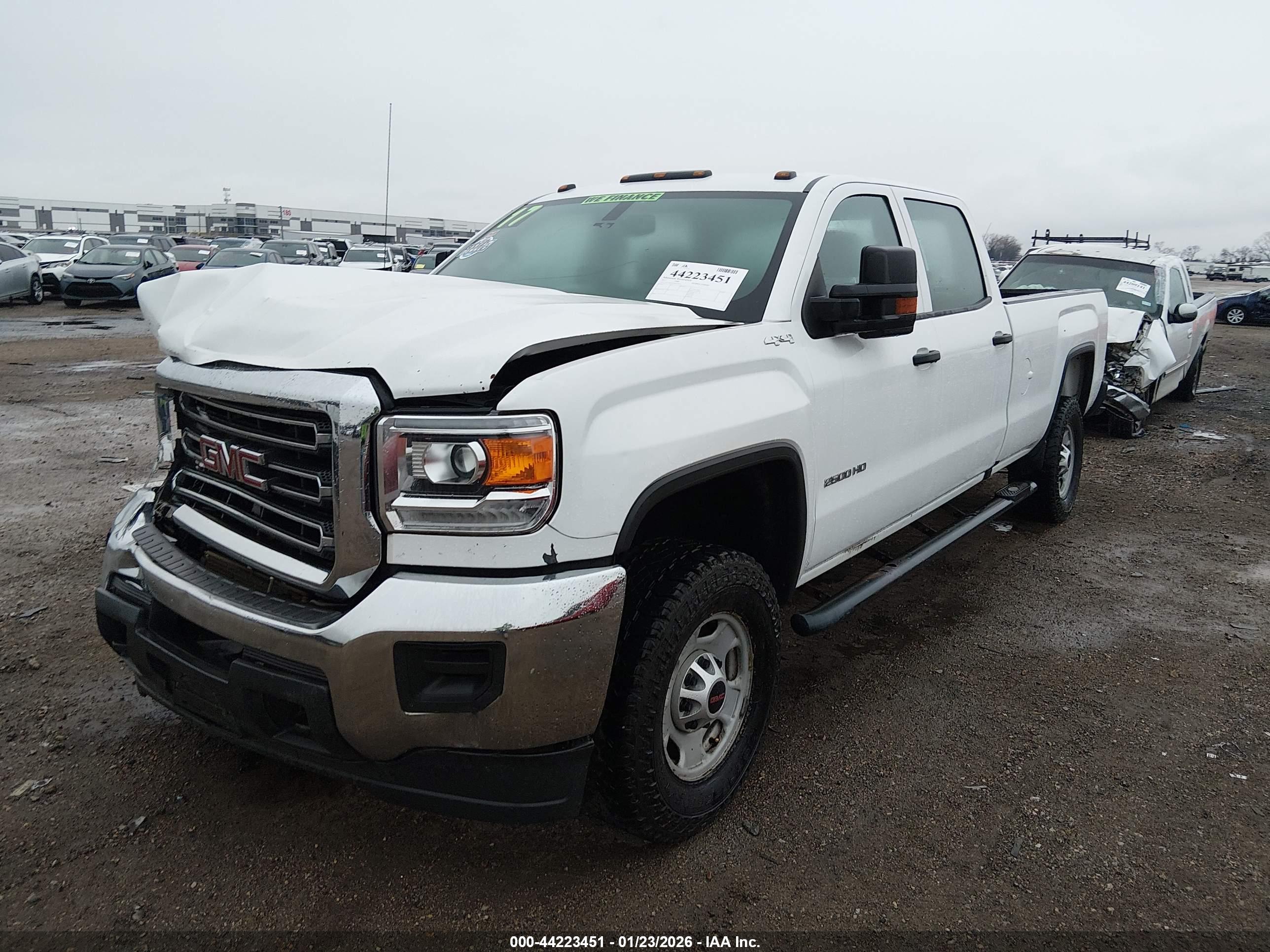 GMC SIERRA image 2