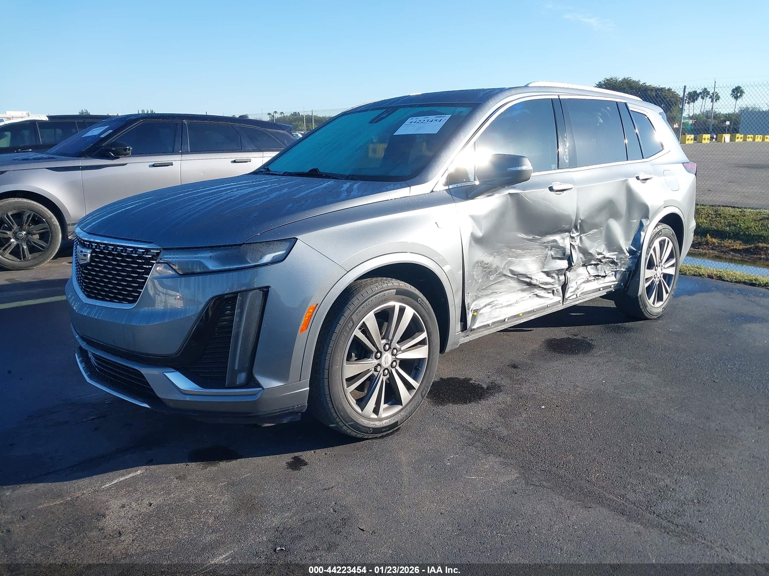 CADILLAC XT6 image 2