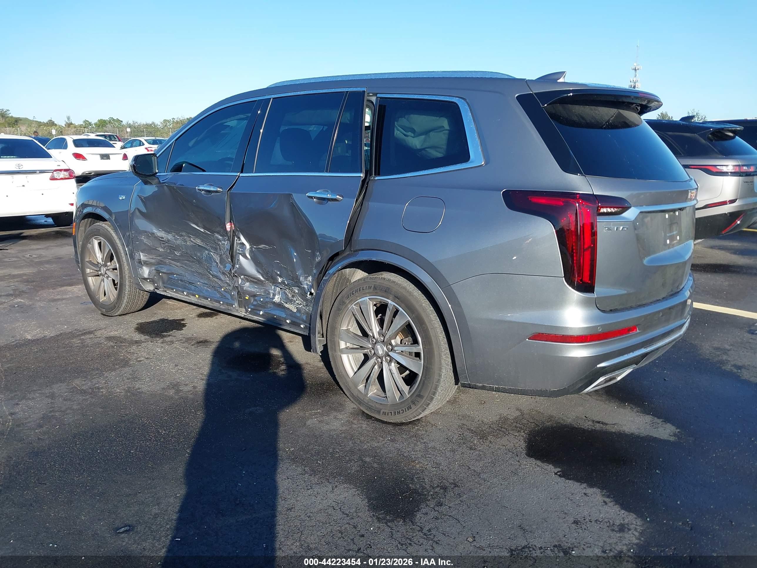 CADILLAC XT6 image 3
