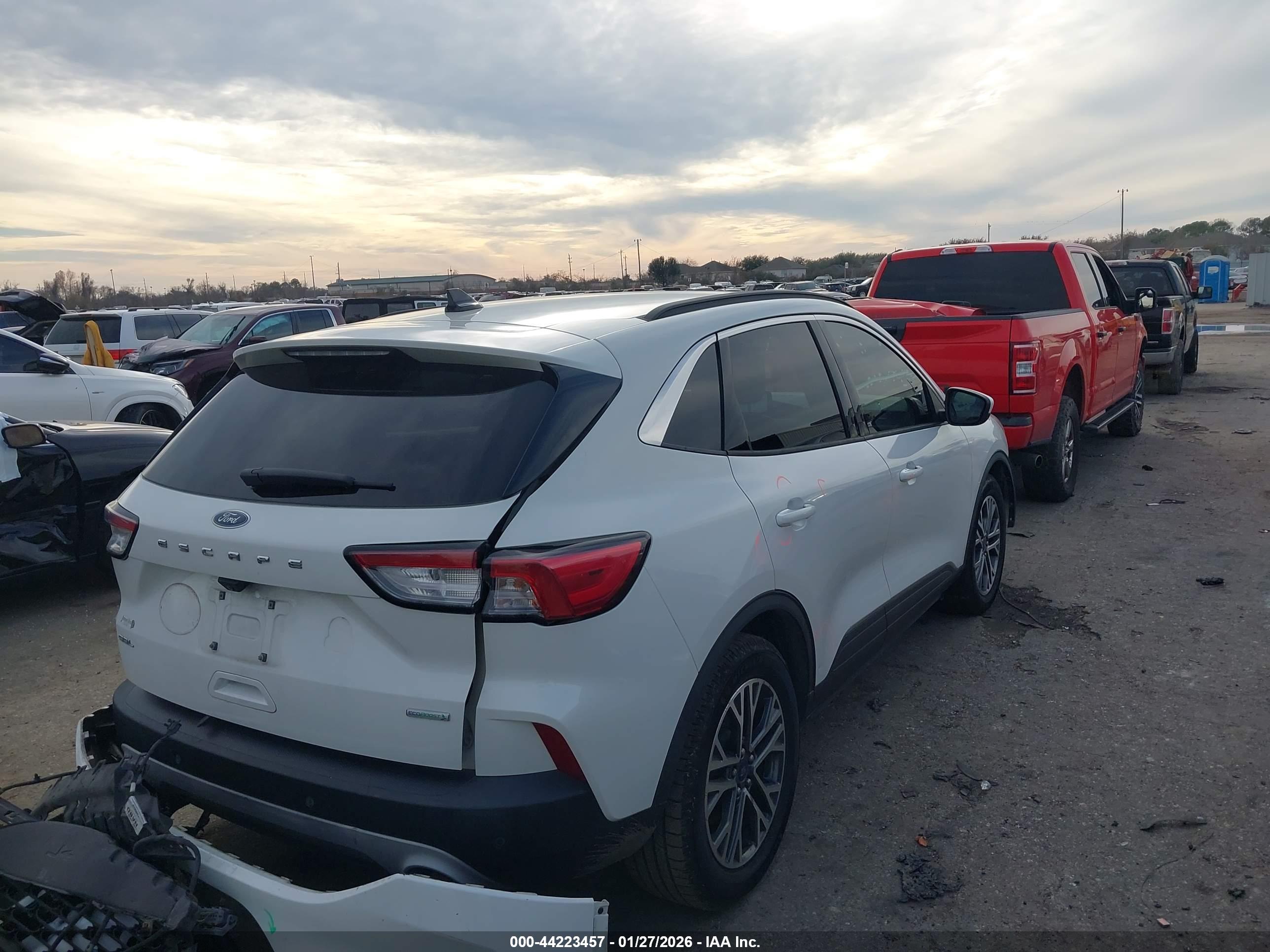 FORD ESCAPE image 4