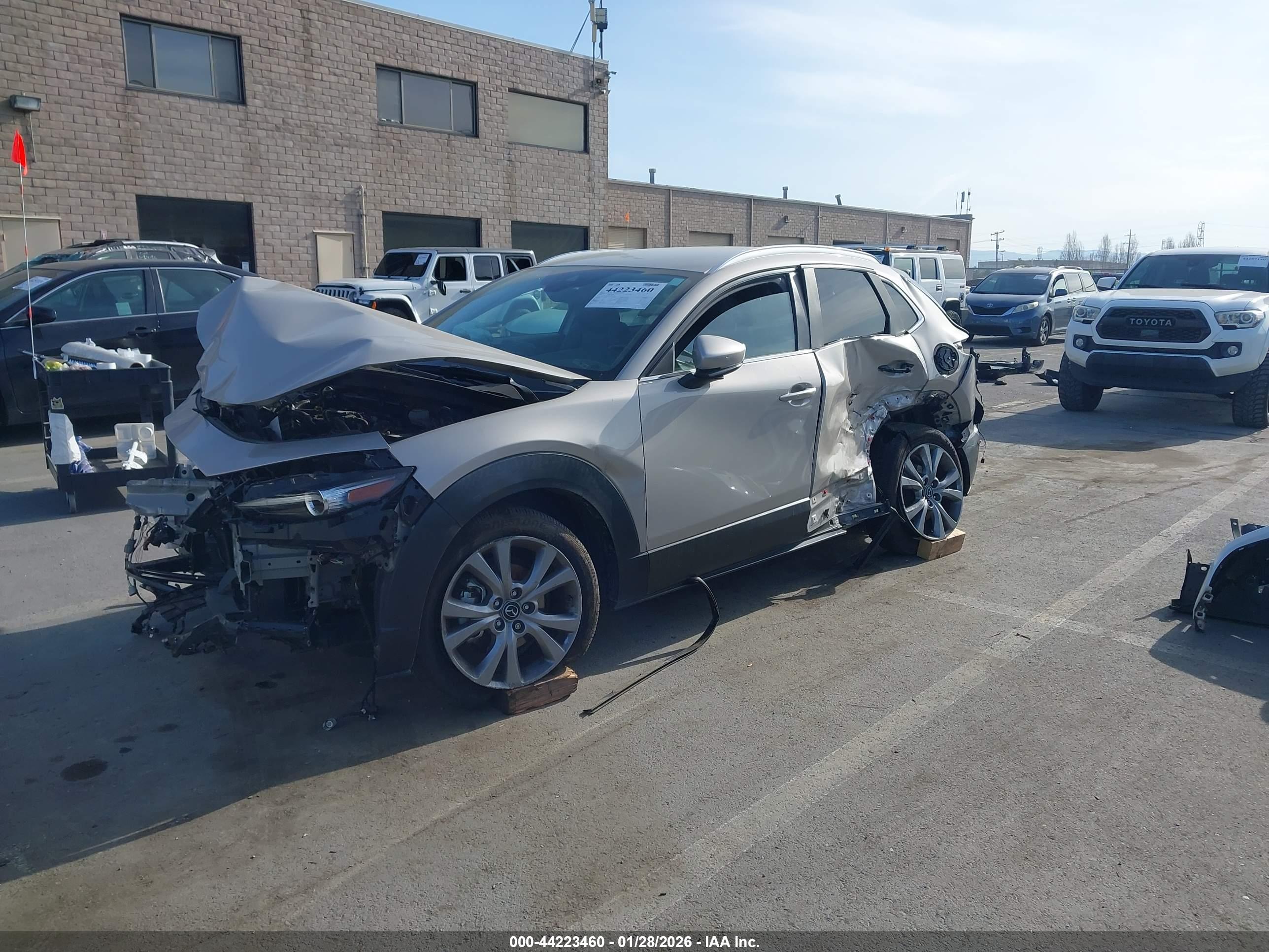 MAZDA CX-30 image 2