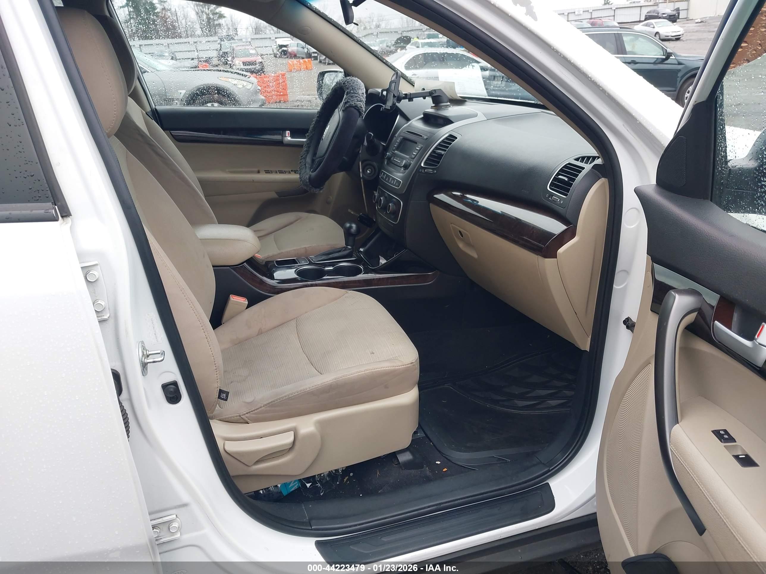 KIA SORENTO image 5