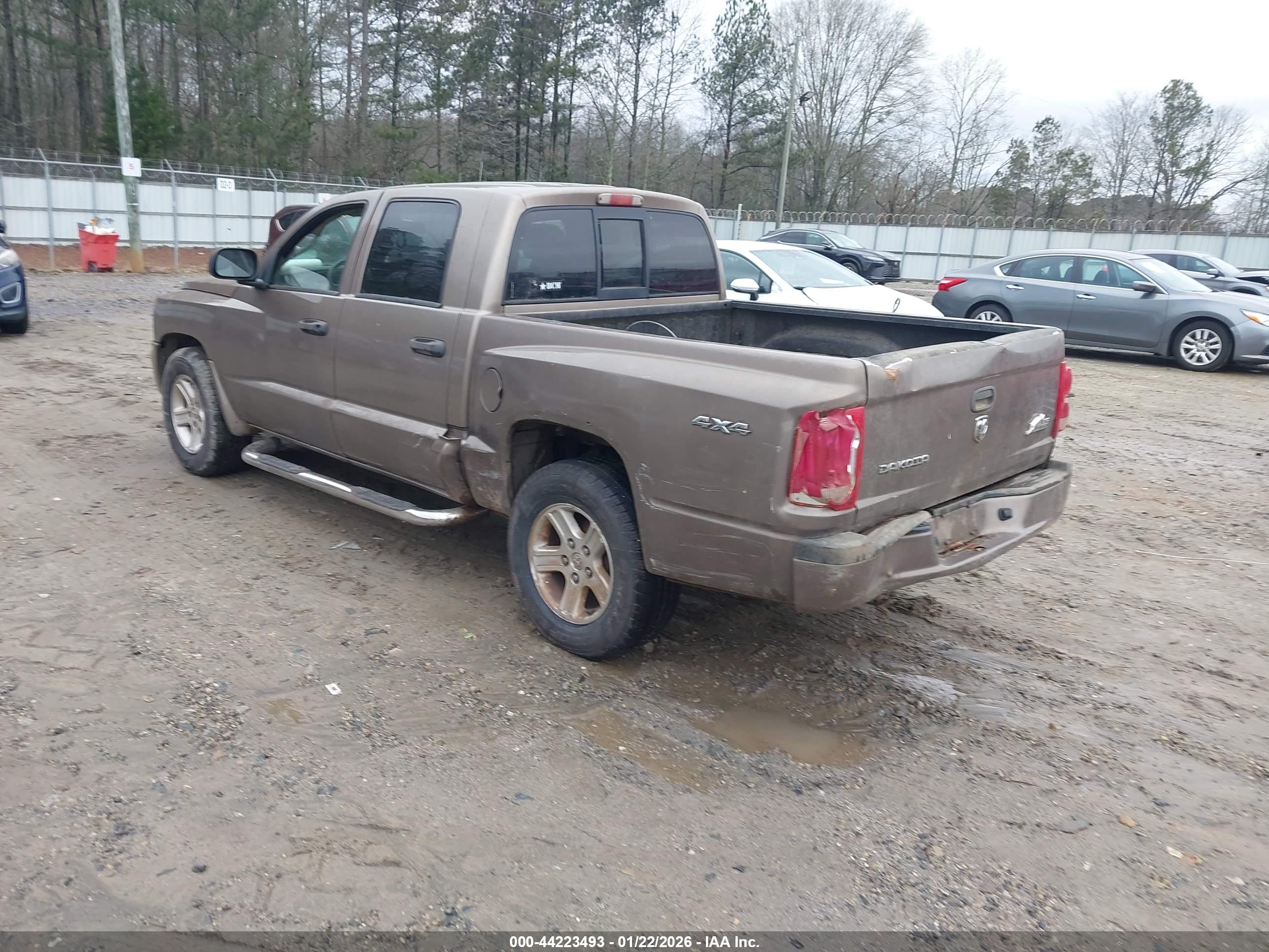 DODGE DAKOTA image 3