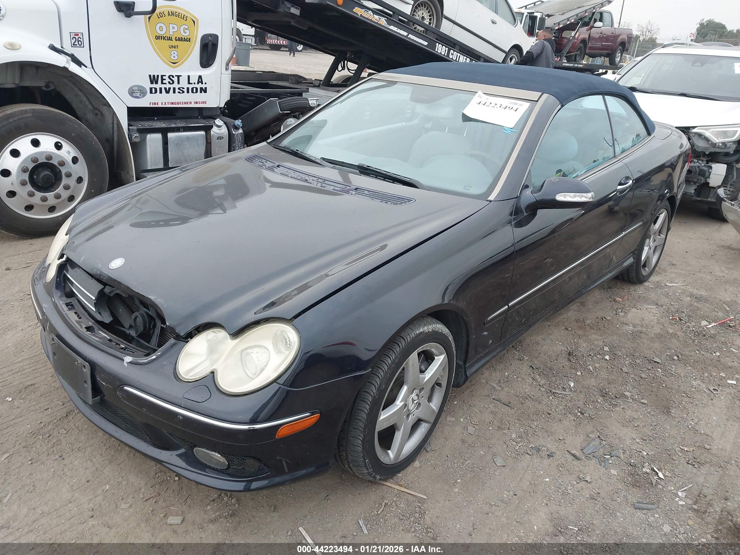 MERCEDES-BENZ CLK image 2