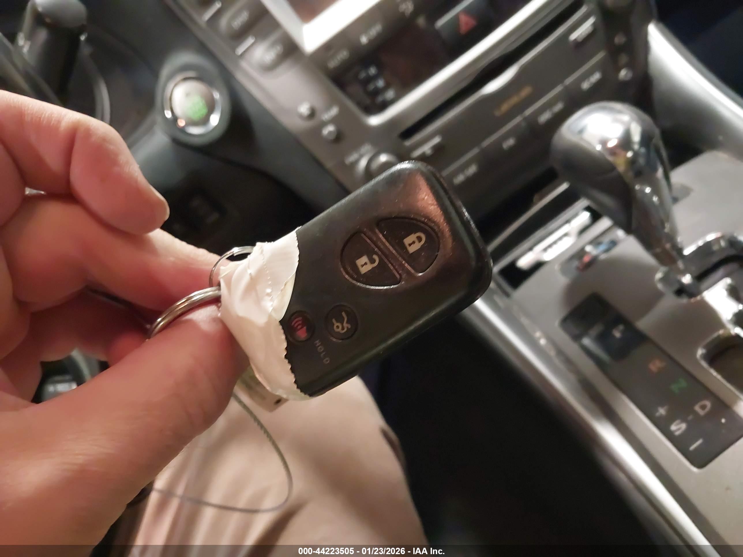 LEXUS IS image 11