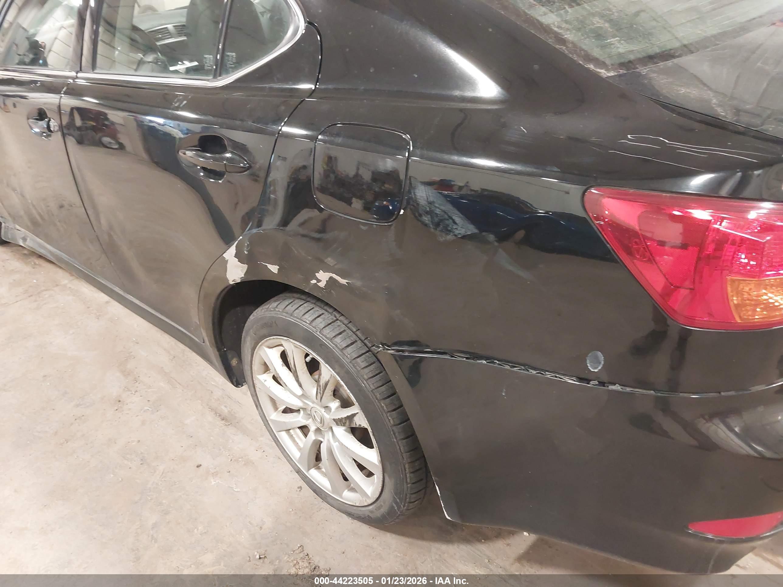 LEXUS IS image 6