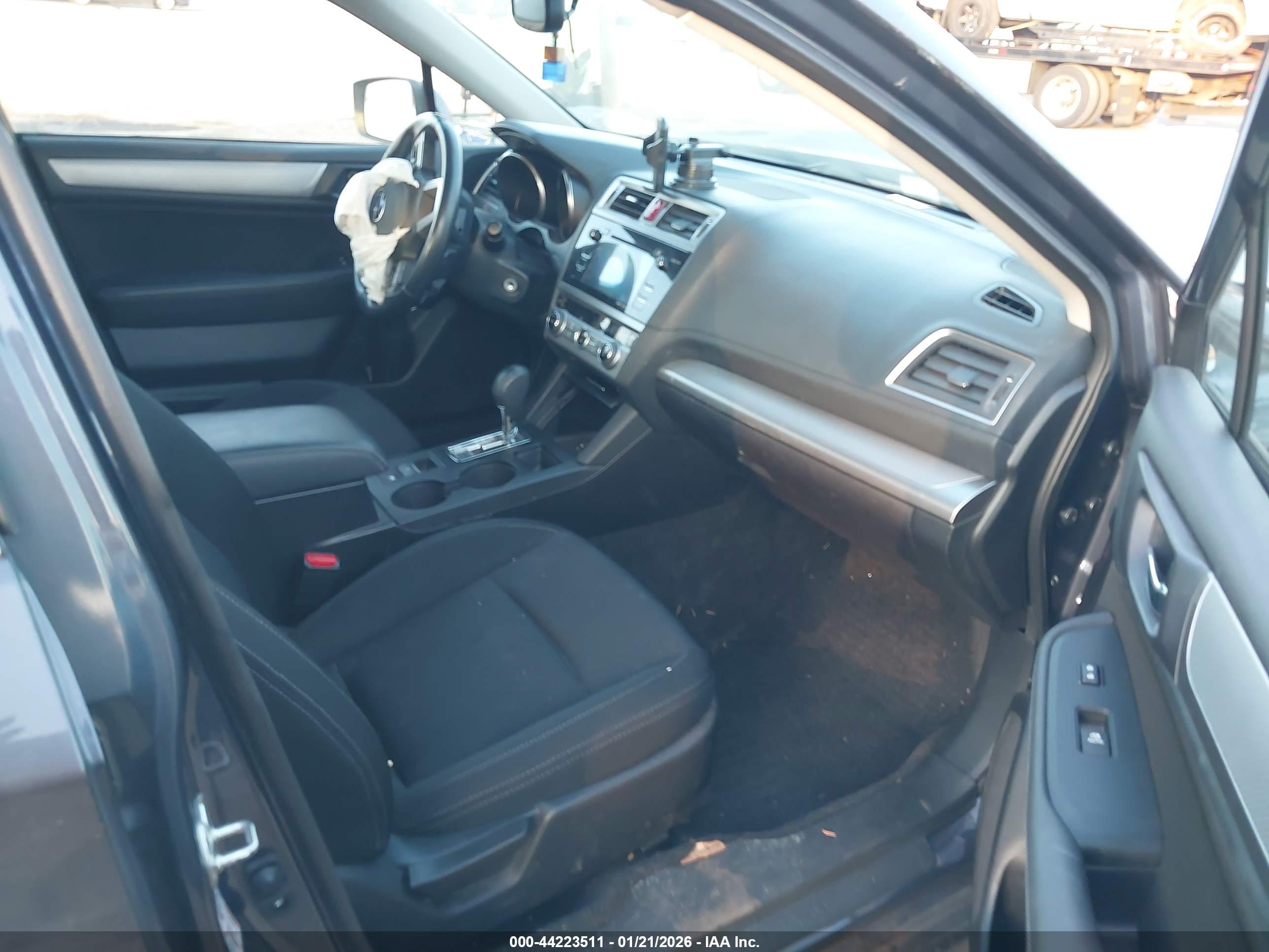 SUBARU LEGACY image 5