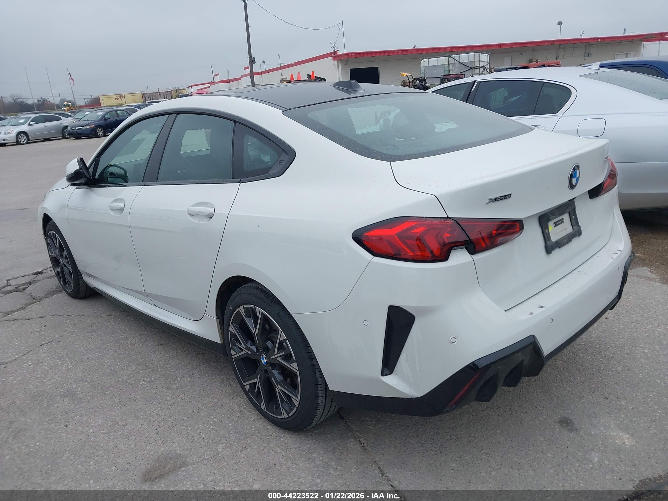 BMW 228 image 3