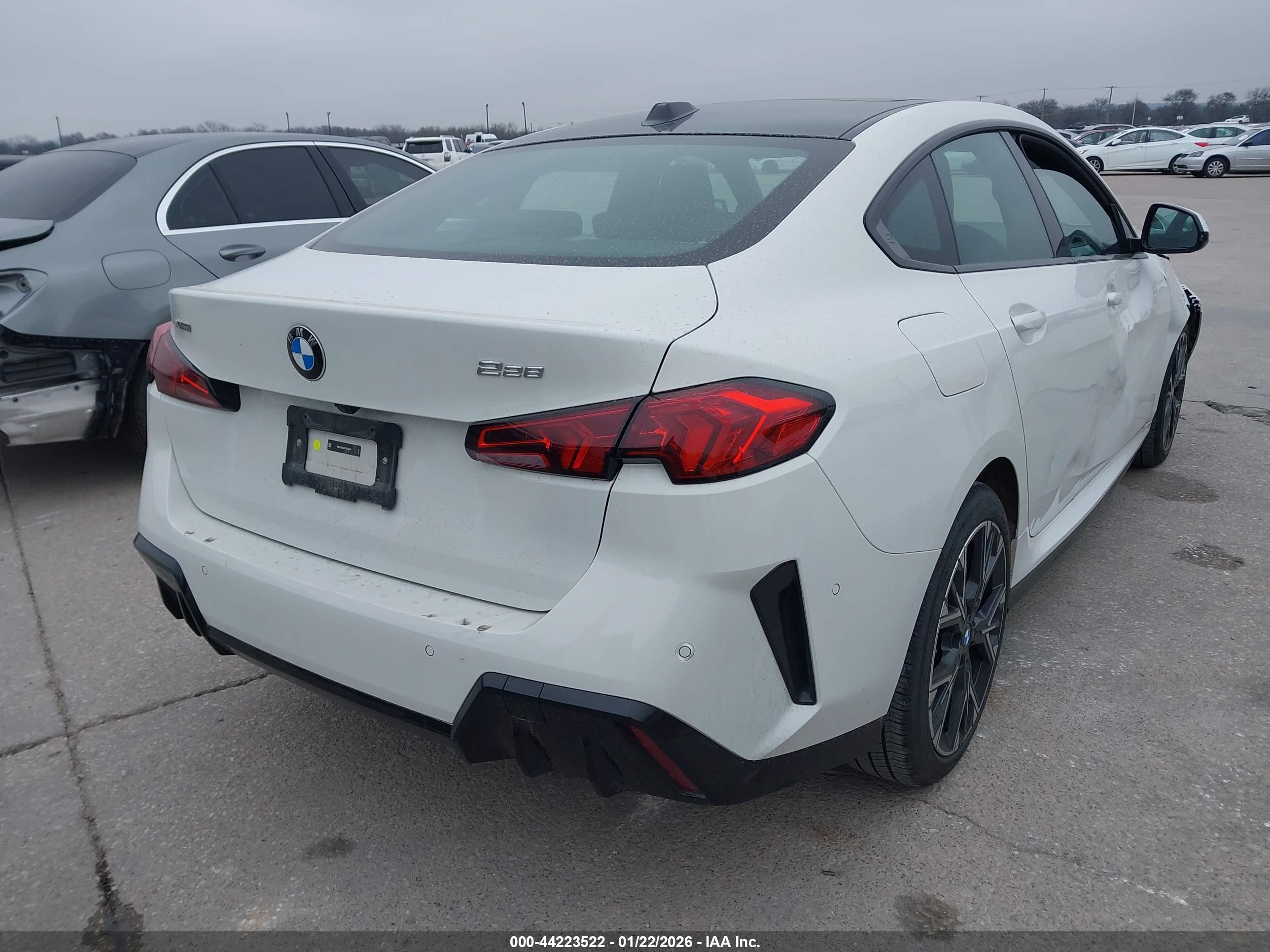 BMW 228 image 4