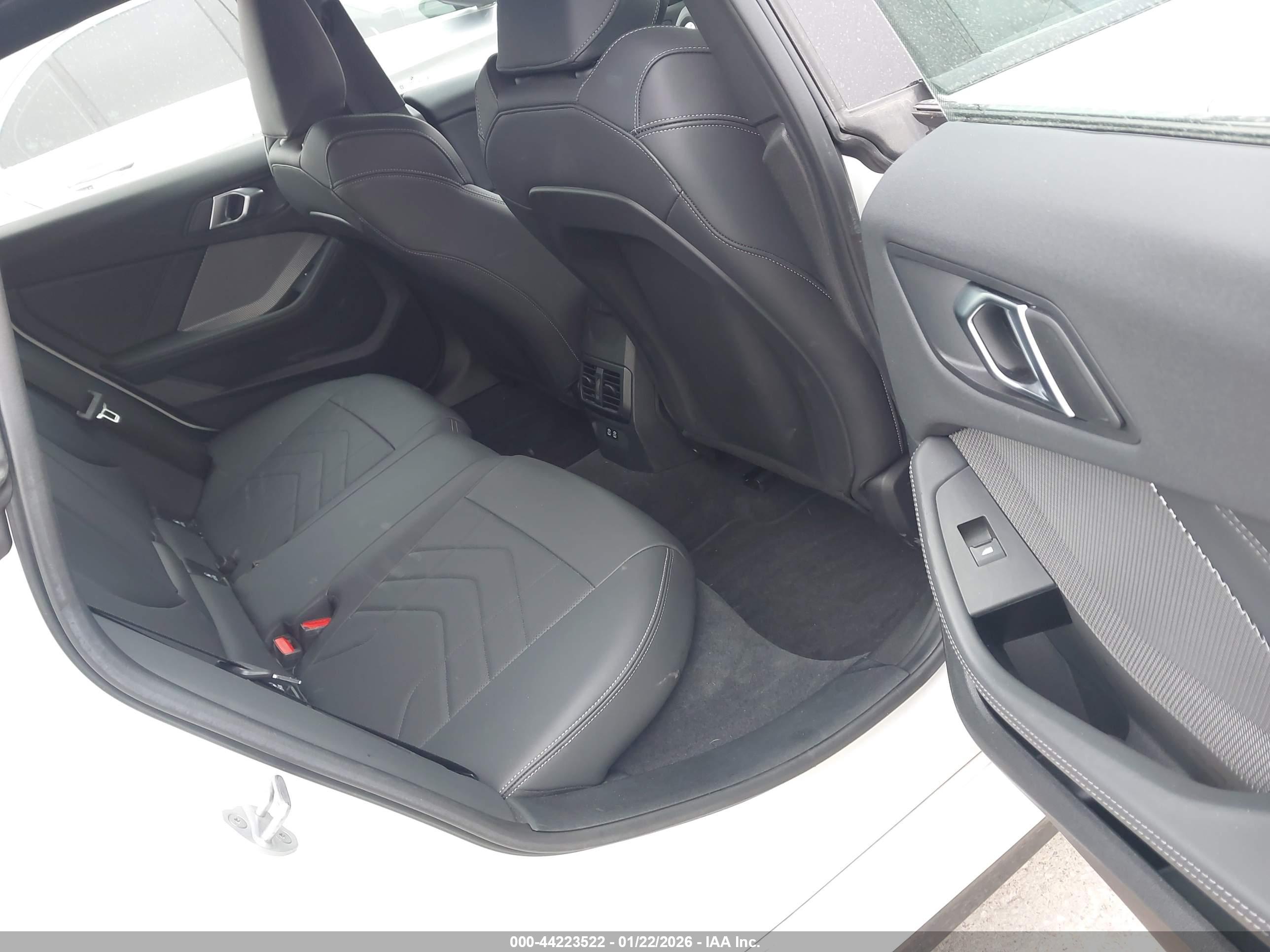 BMW 228 image 8