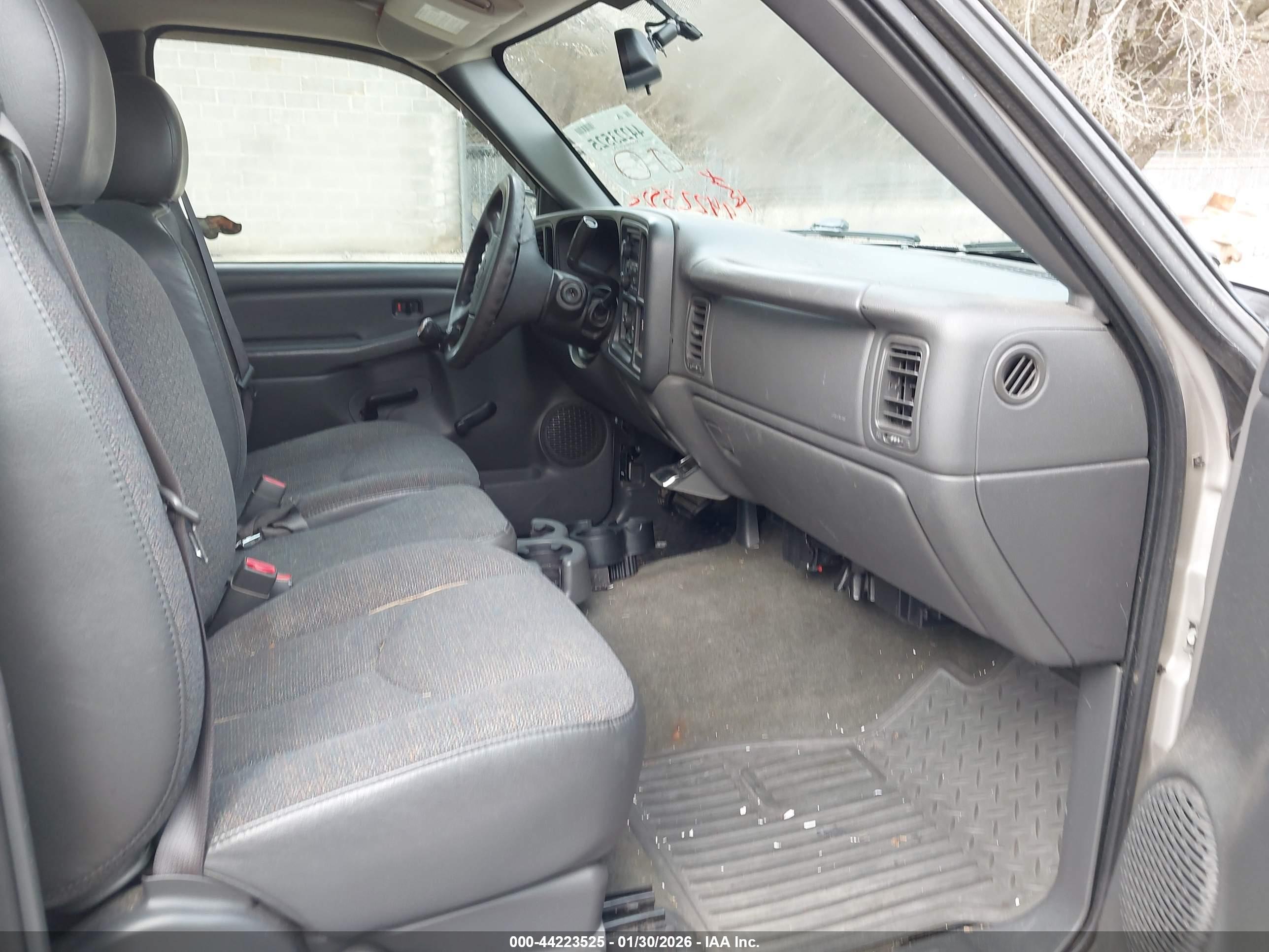 CHEVROLET SILVERADO image 5