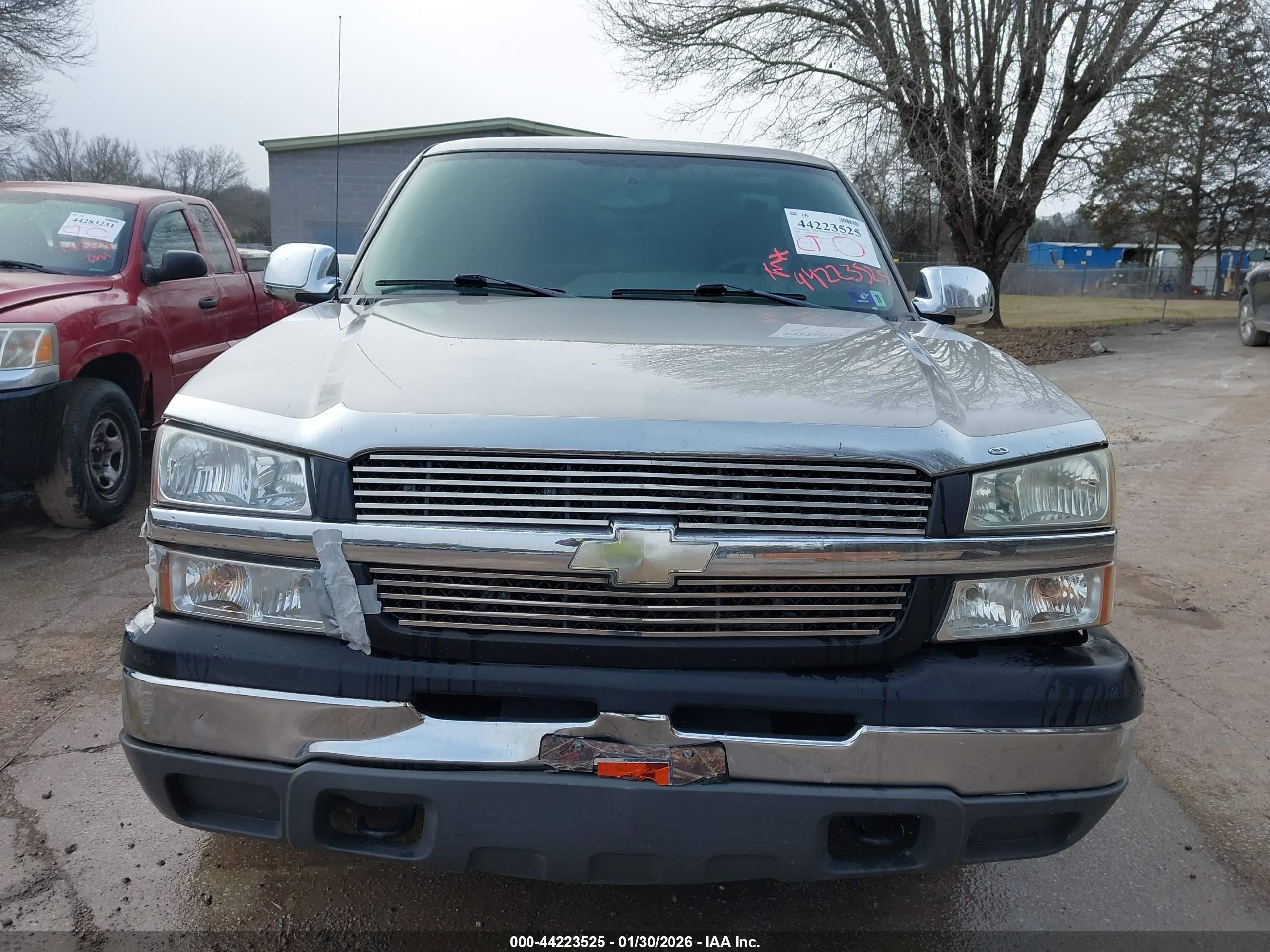 CHEVROLET SILVERADO image 6
