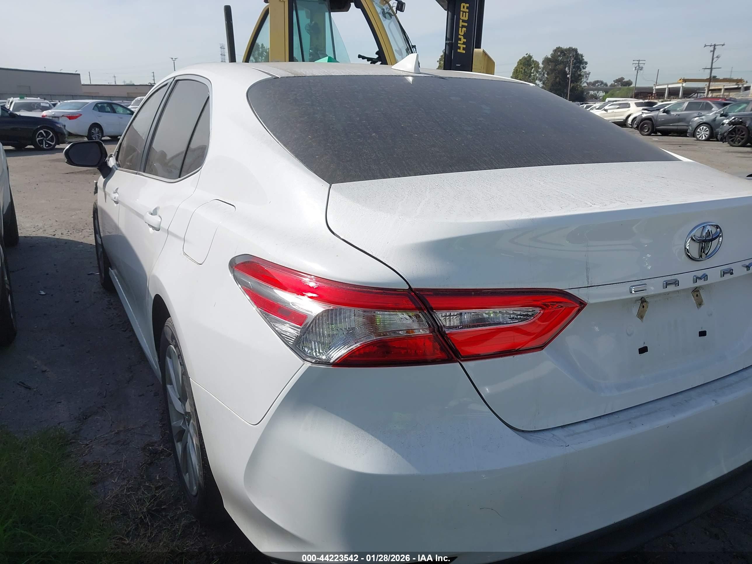 TOYOTA CAMRY image 3