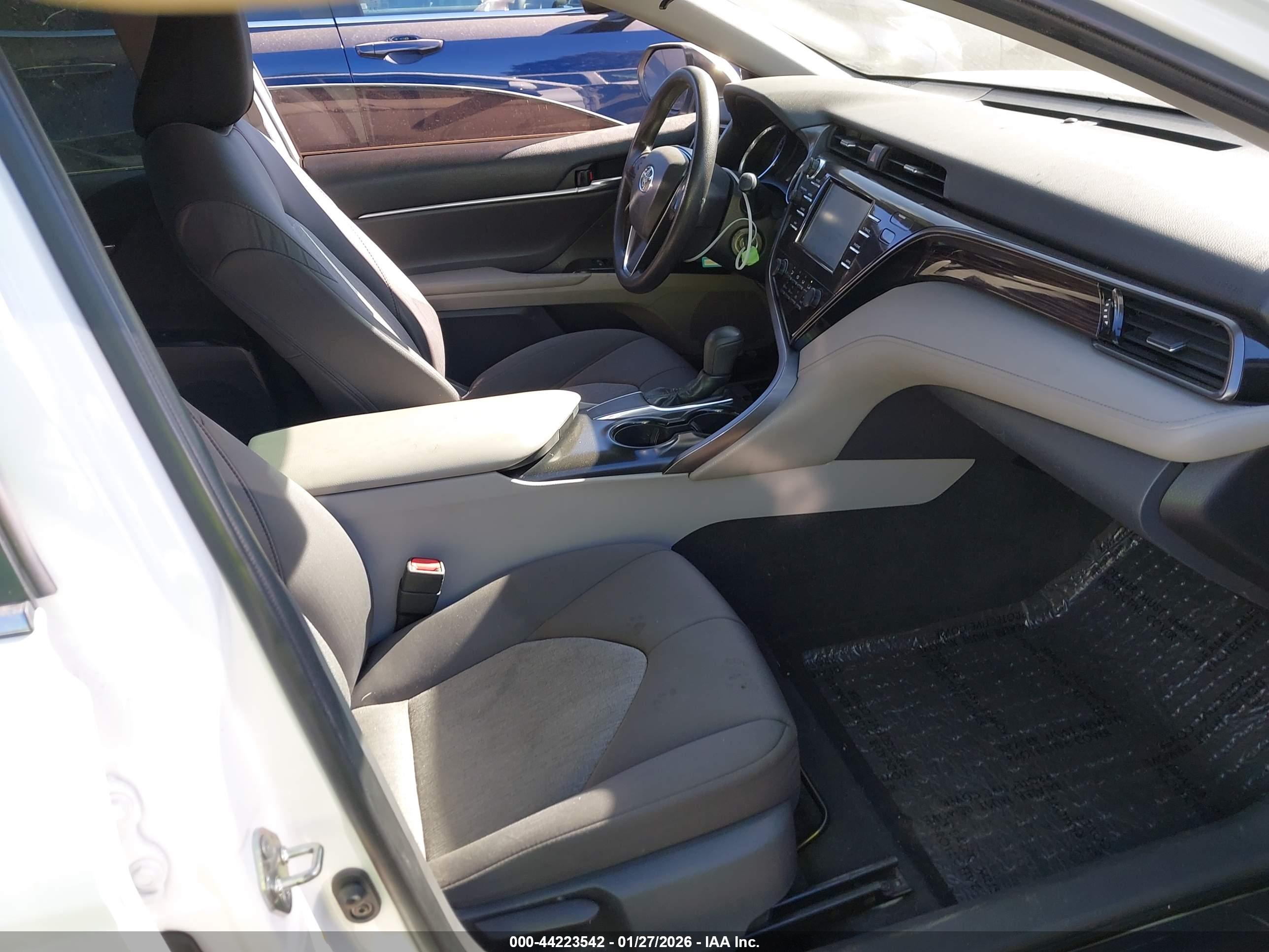 TOYOTA CAMRY image 5