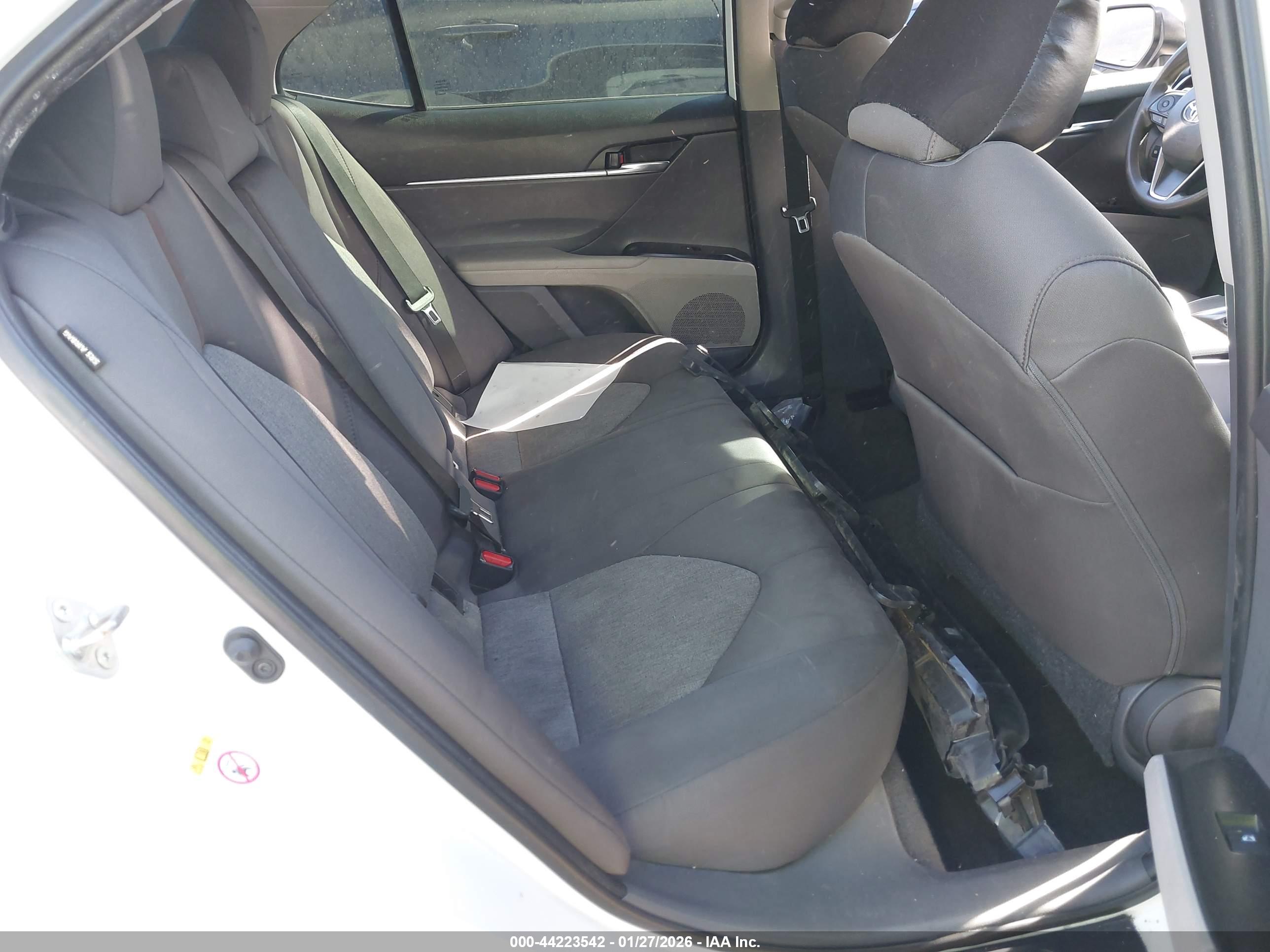 TOYOTA CAMRY image 8