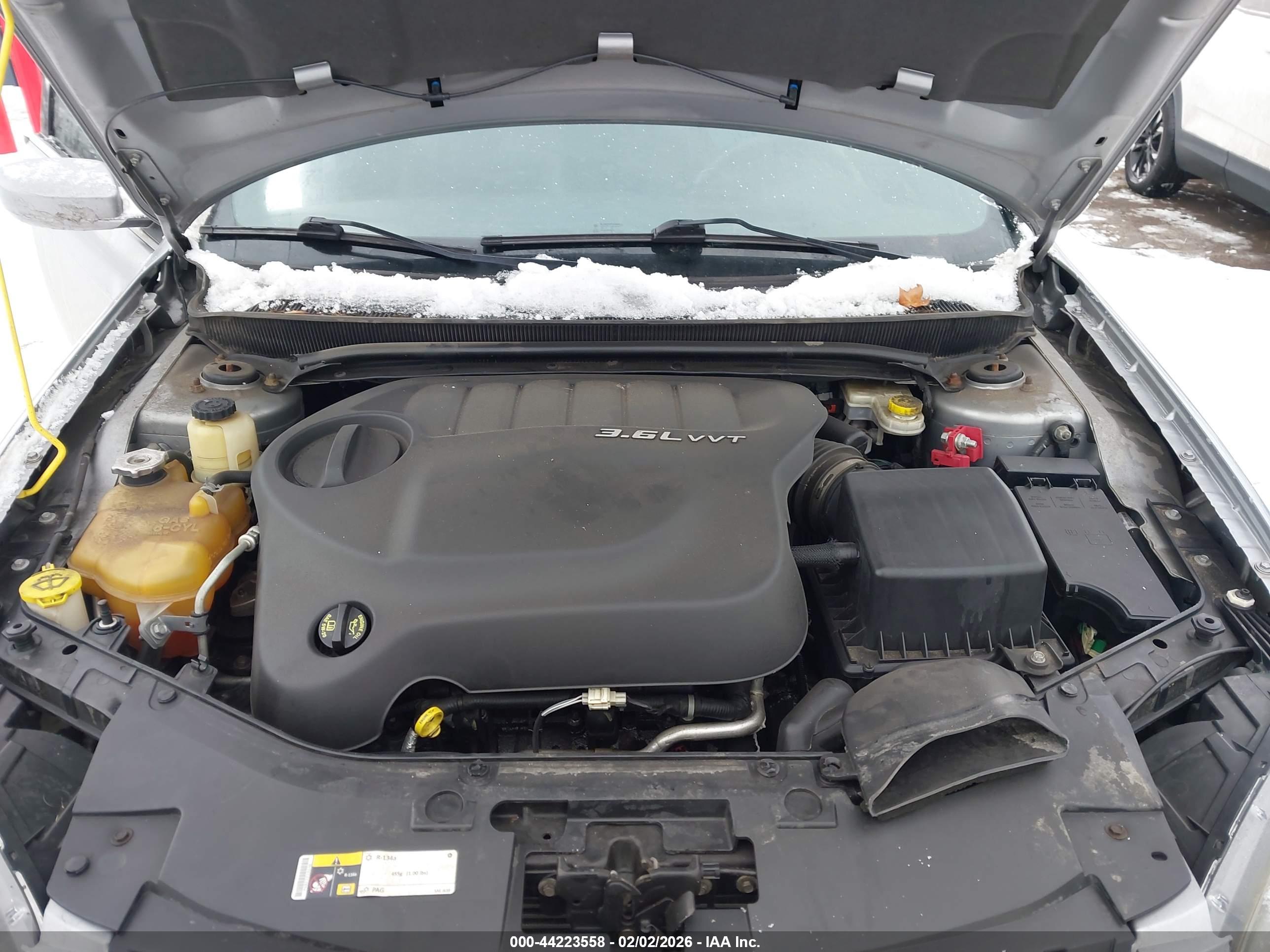 CHRYSLER 200 image 10