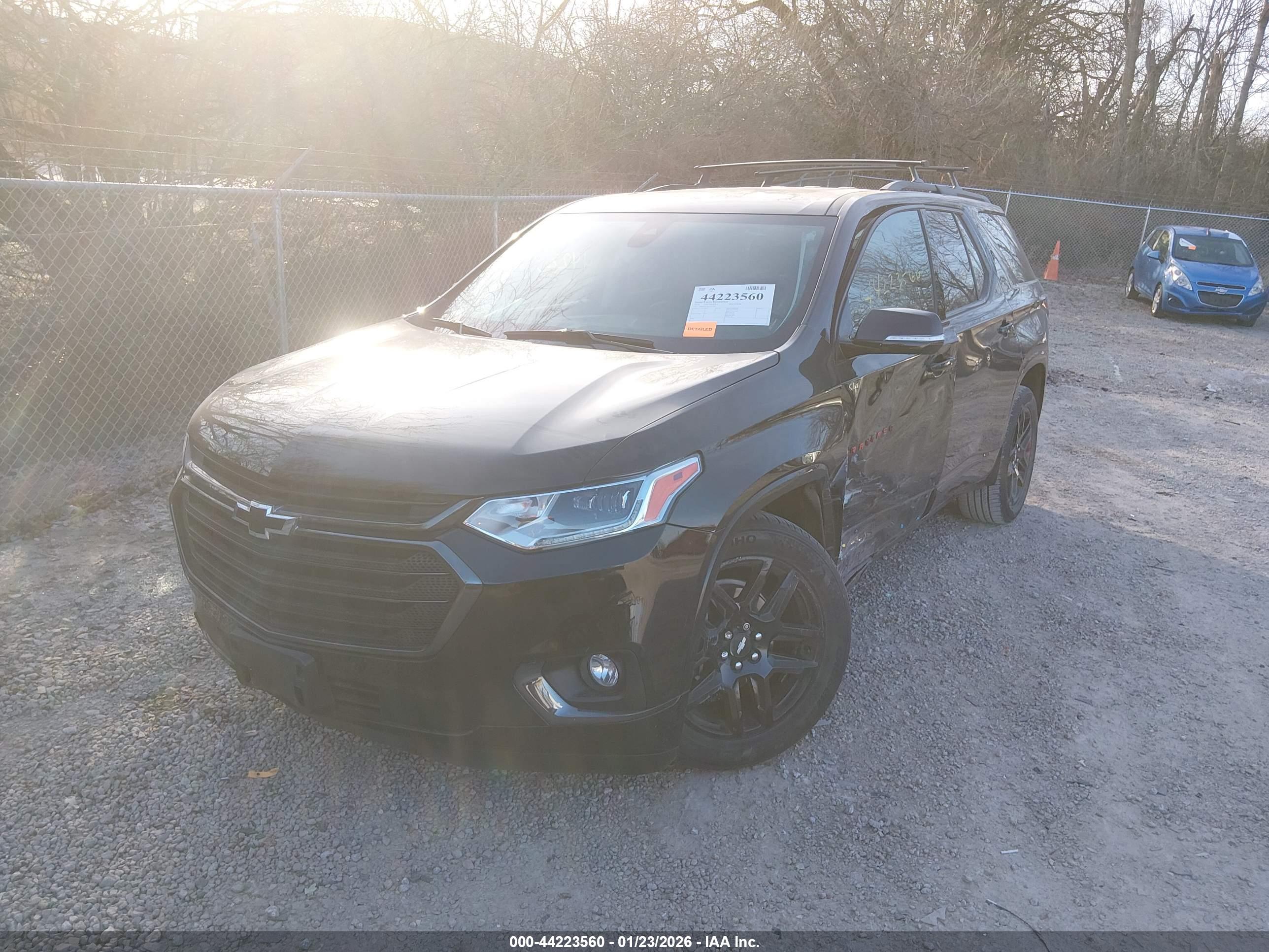 CHEVROLET TRAVERSE image 2