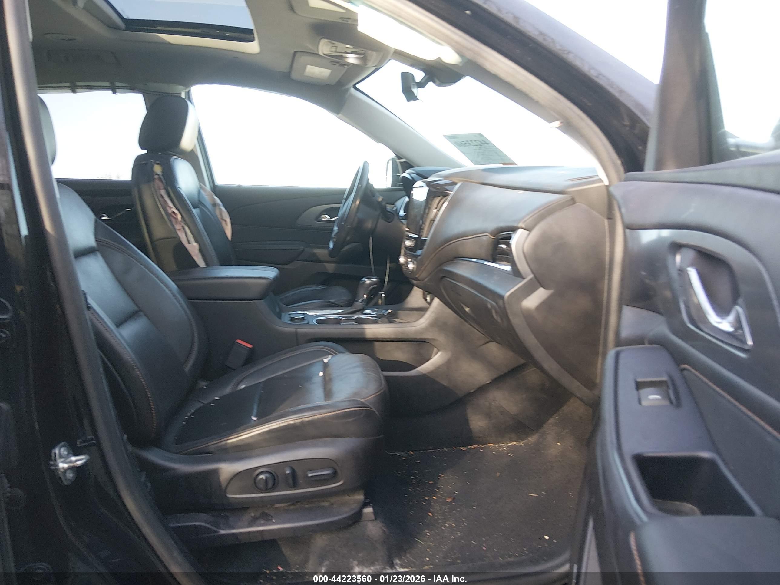 CHEVROLET TRAVERSE image 5