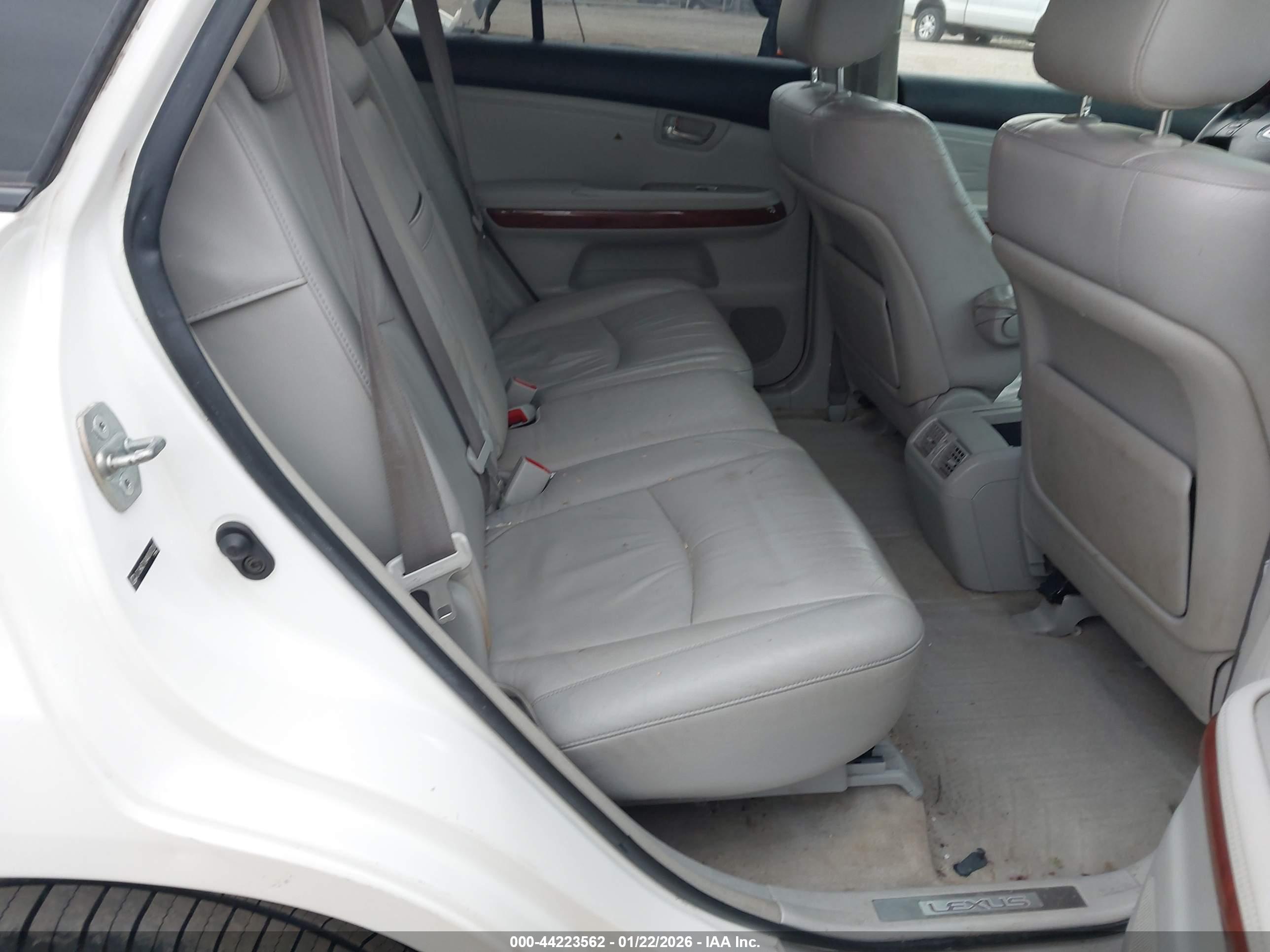 LEXUS RX image 8