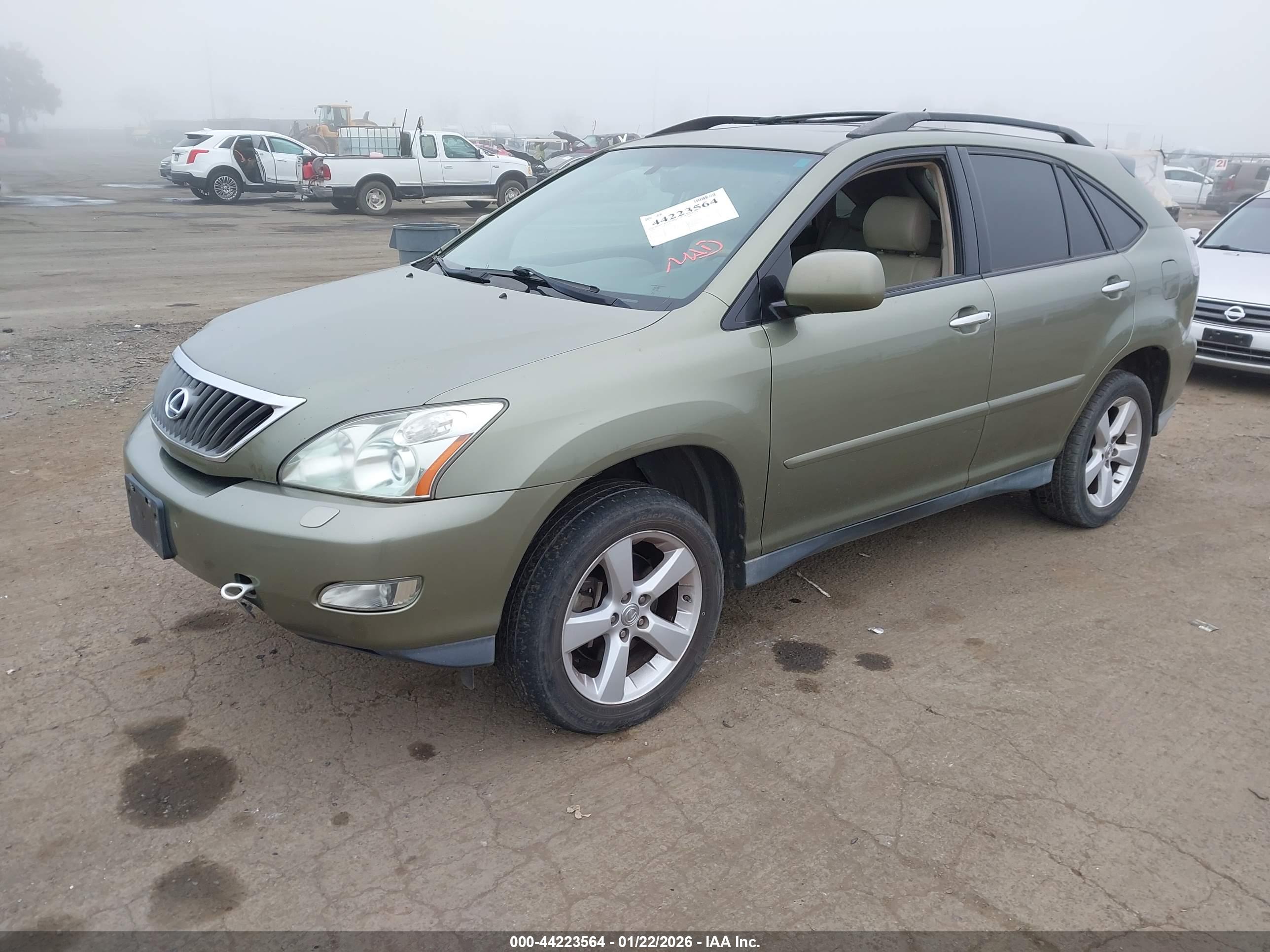 LEXUS RX image 2