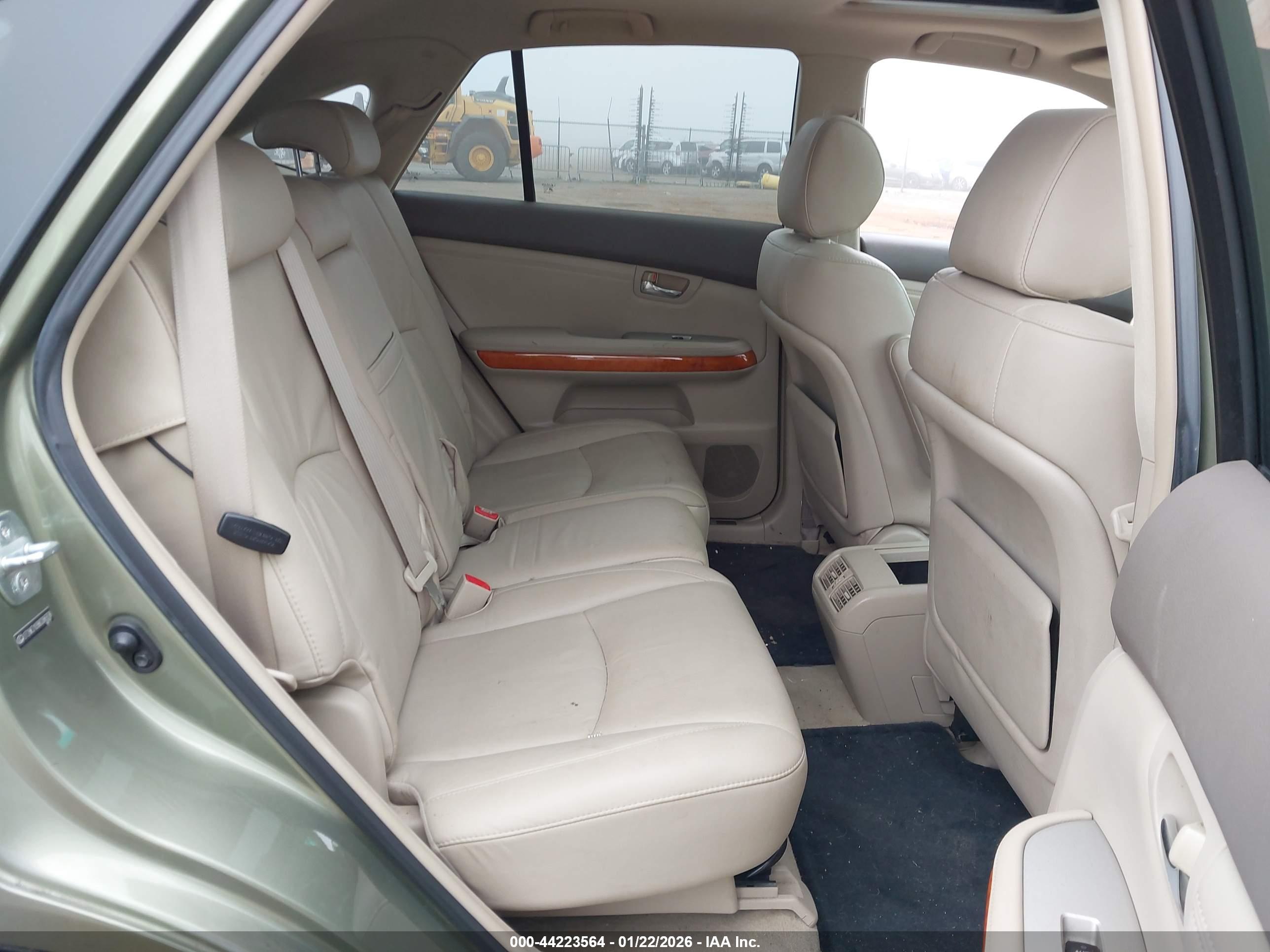 LEXUS RX image 8