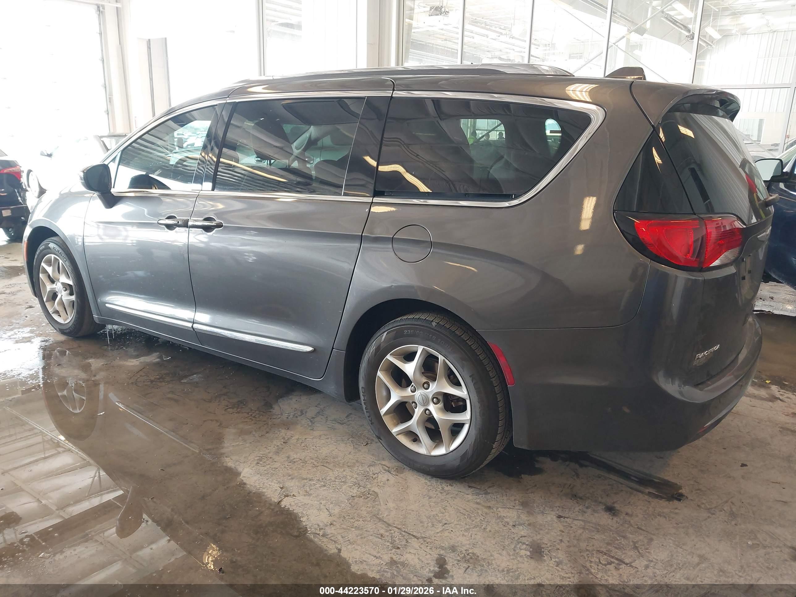 CHRYSLER PACIFICA image 3