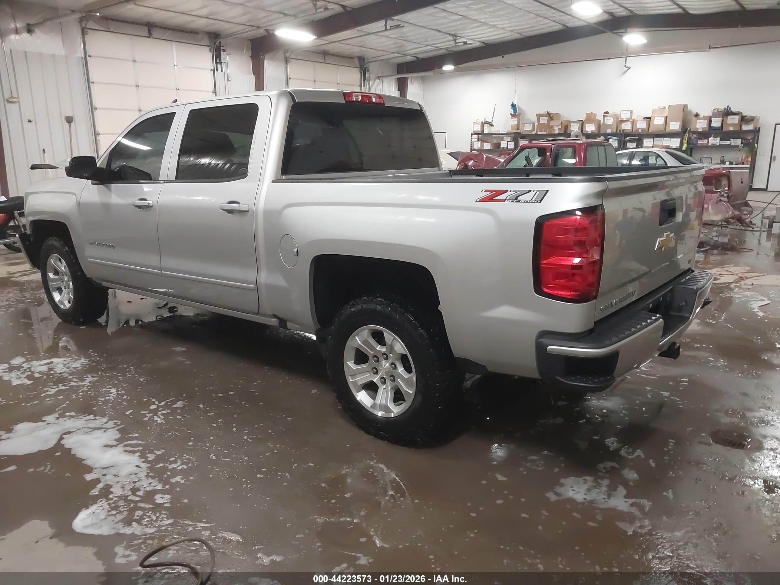 CHEVROLET SILVERADO image 3