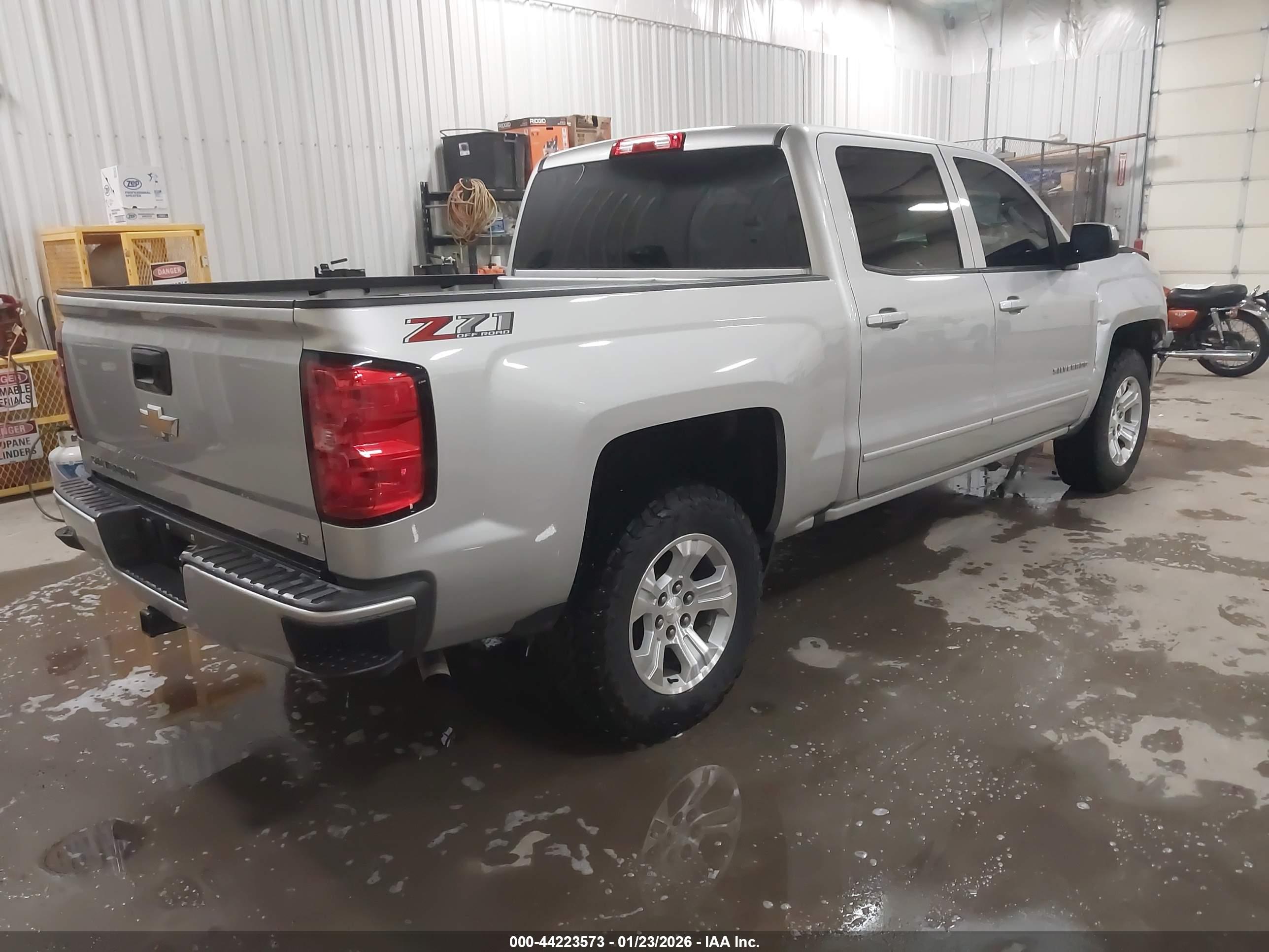 CHEVROLET SILVERADO image 4