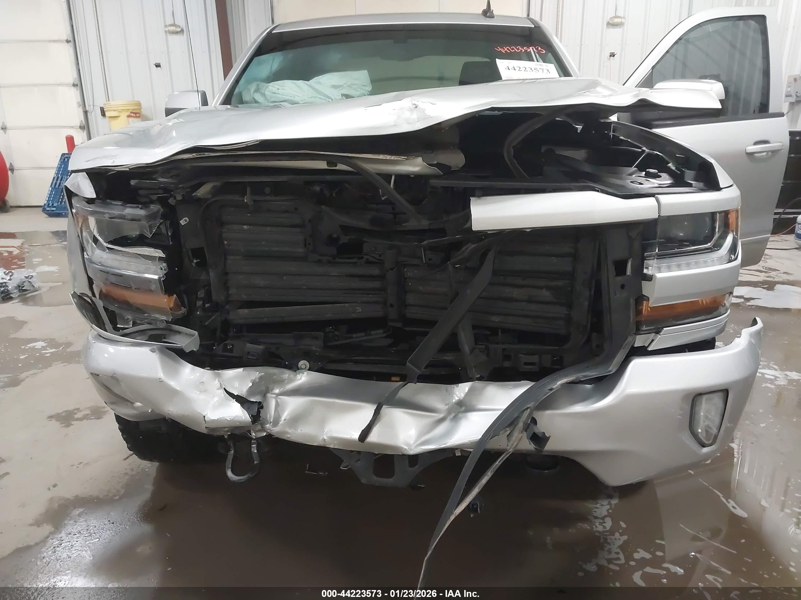 CHEVROLET SILVERADO image 6