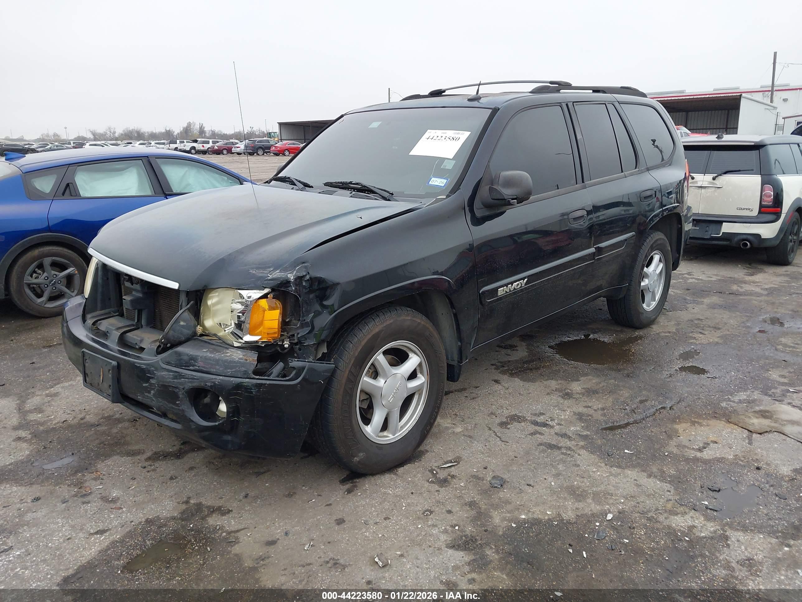 GMC ENVOY image 2