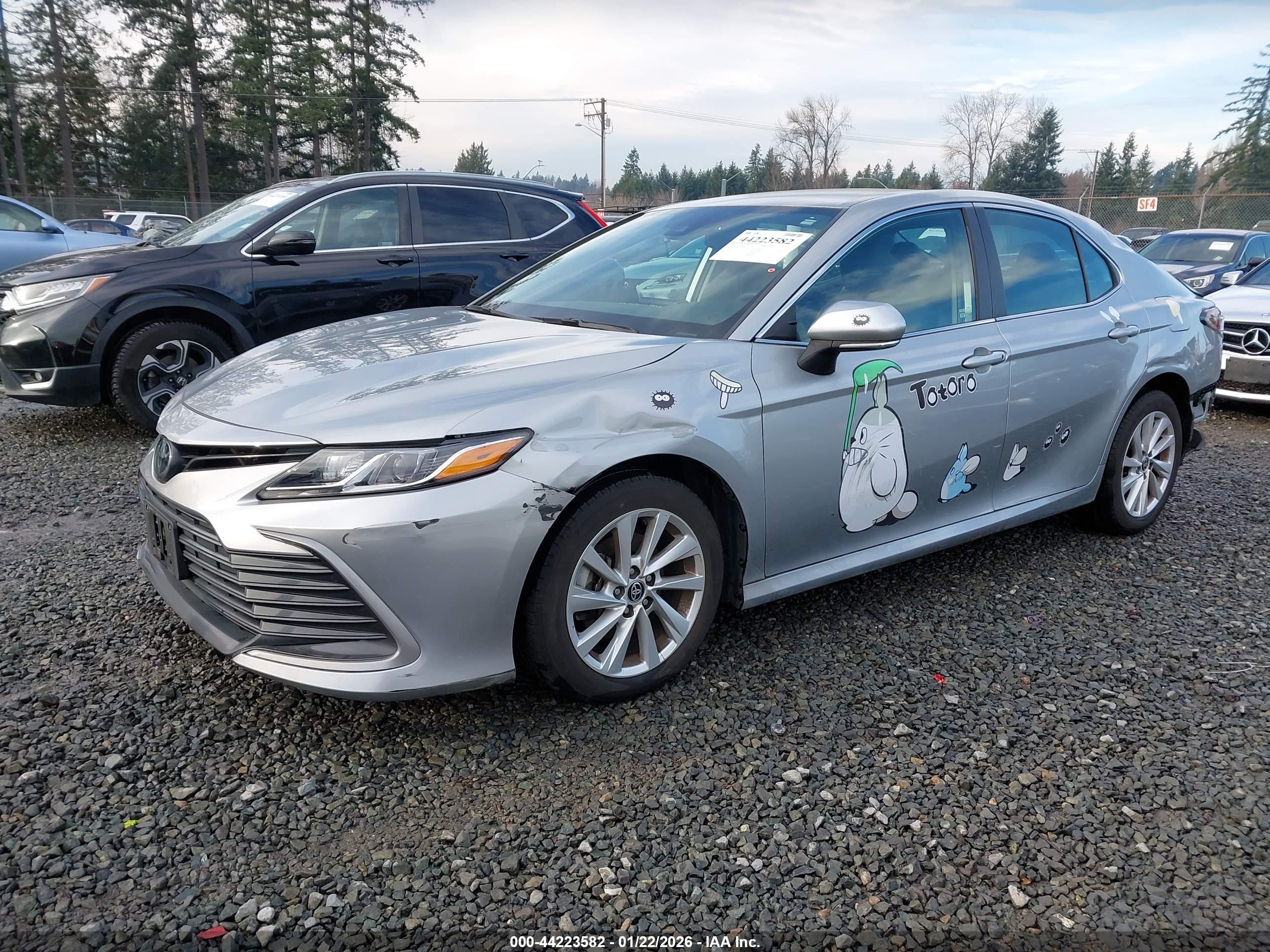 TOYOTA CAMRY image 2