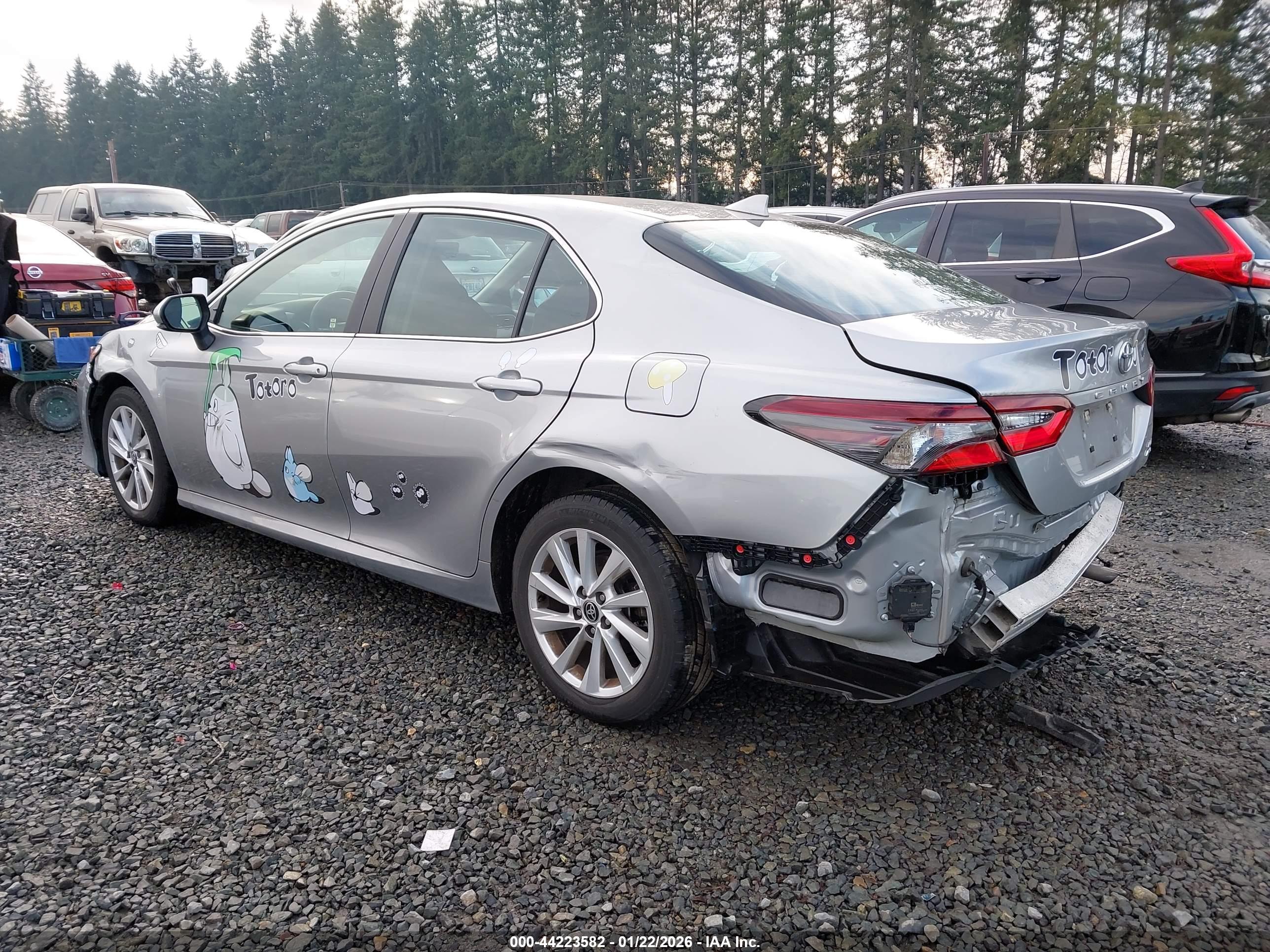 TOYOTA CAMRY image 3