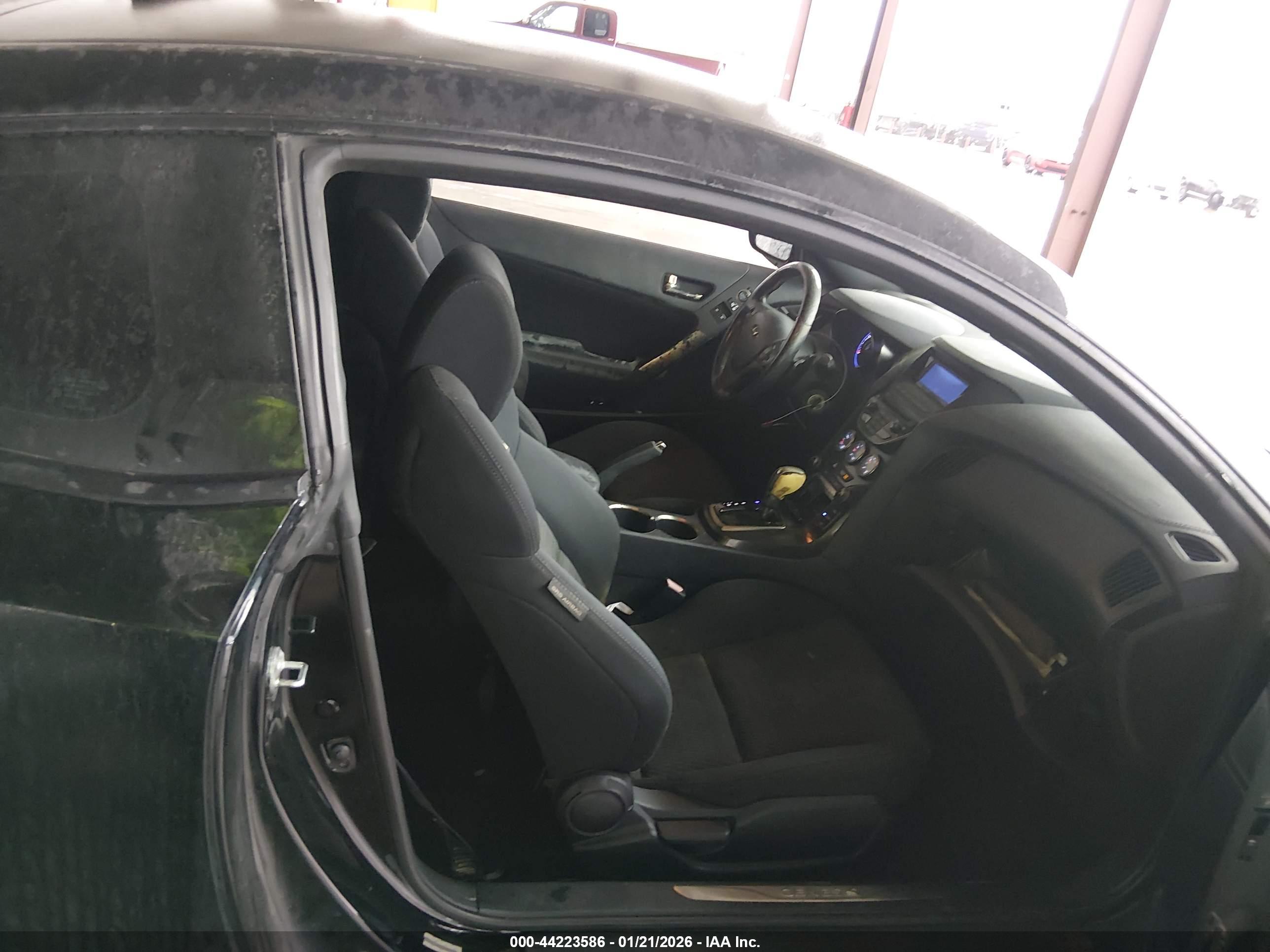 HYUNDAI GENESIS image 5