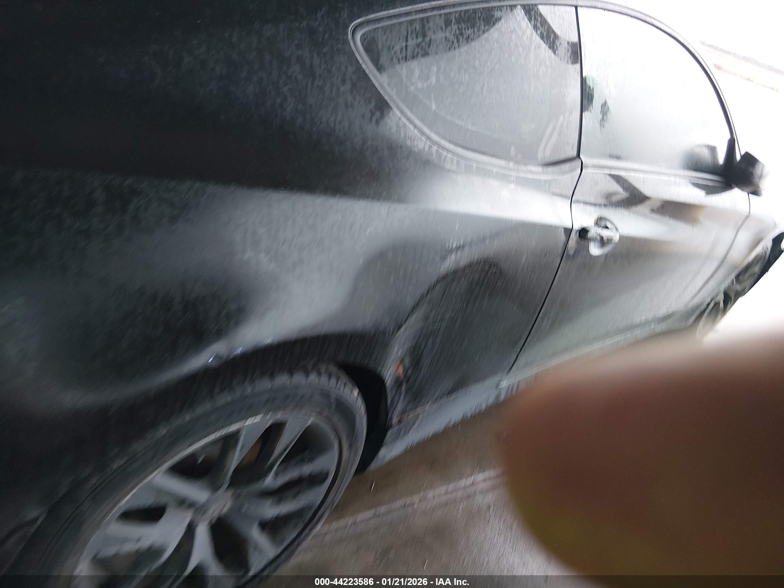 HYUNDAI GENESIS image 6