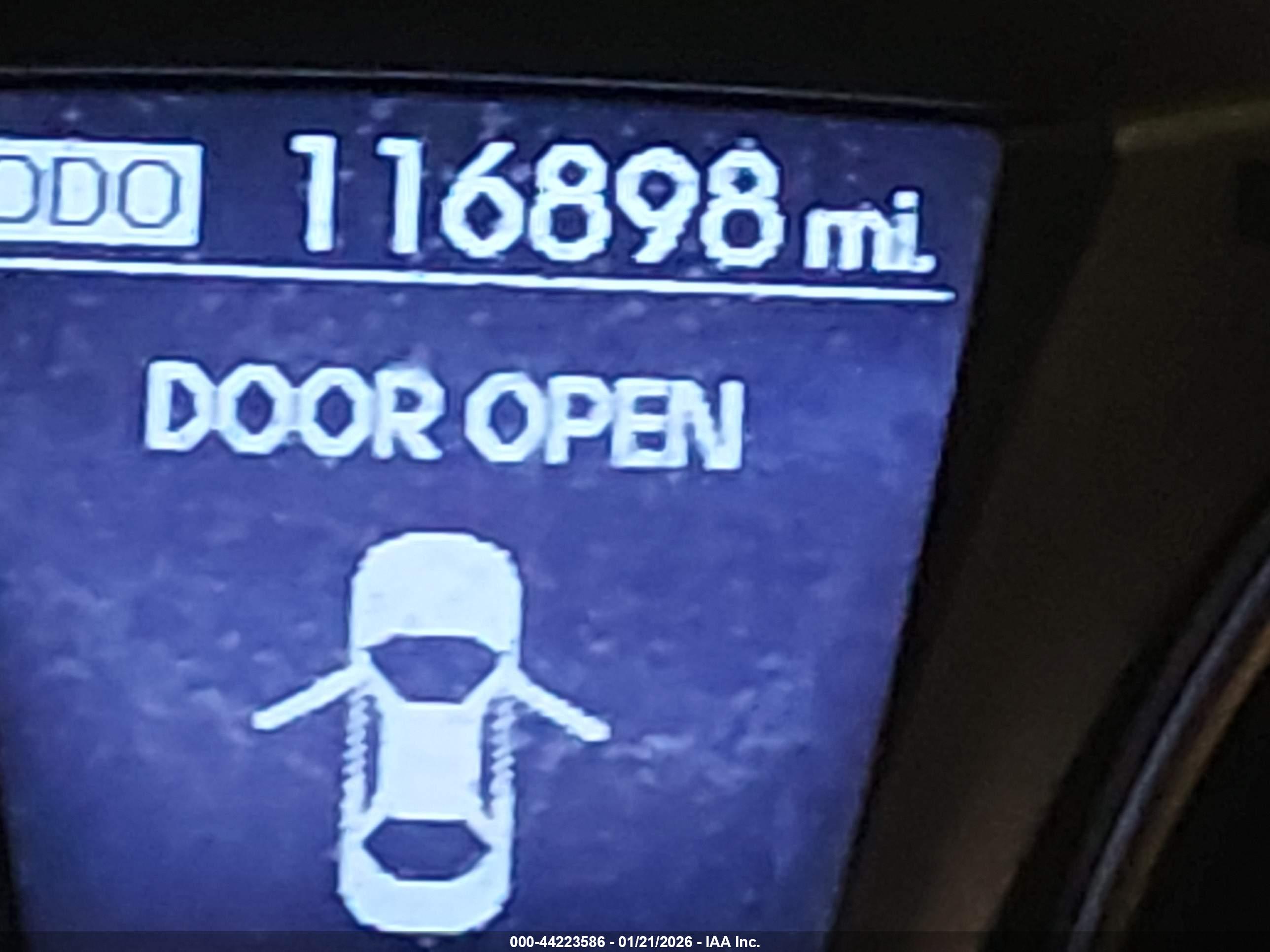 HYUNDAI GENESIS image 7