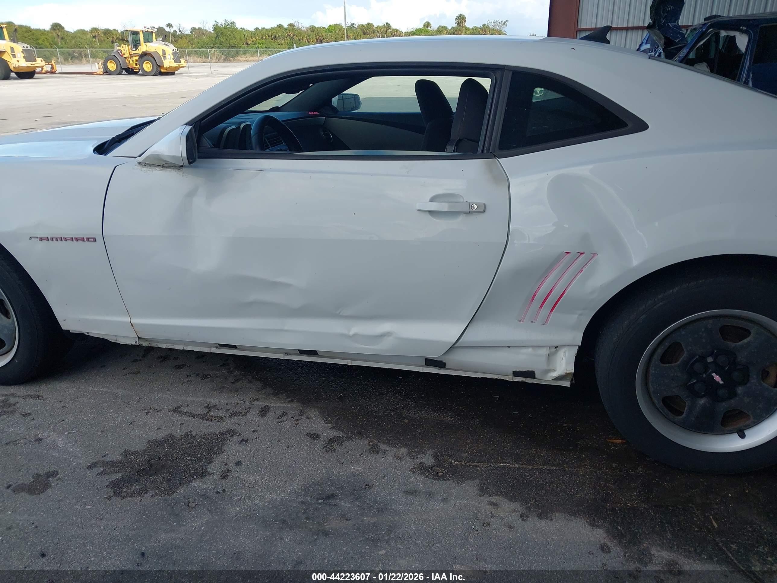 CHEVROLET CAMARO image 6