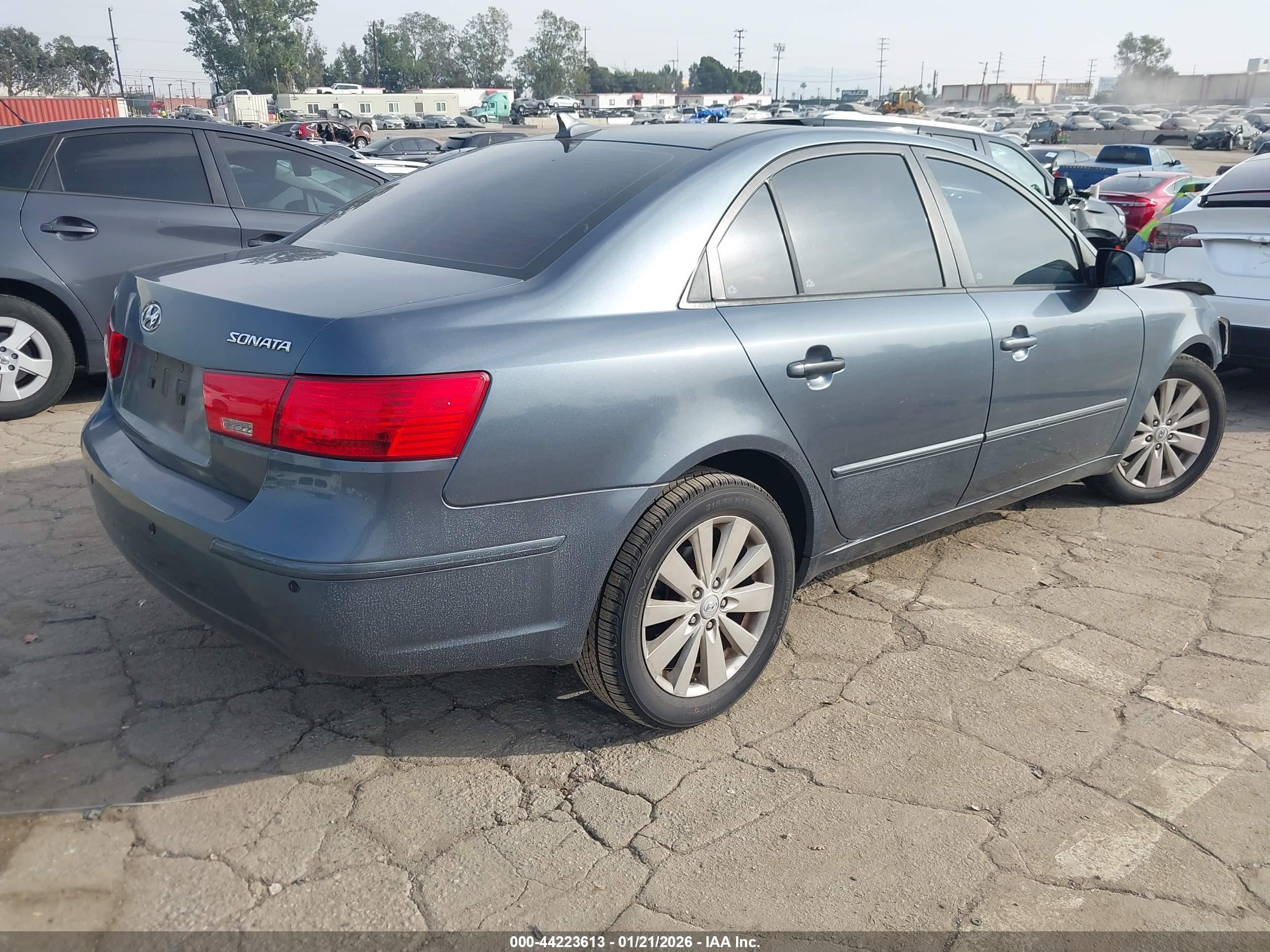 HYUNDAI SONATA image 4