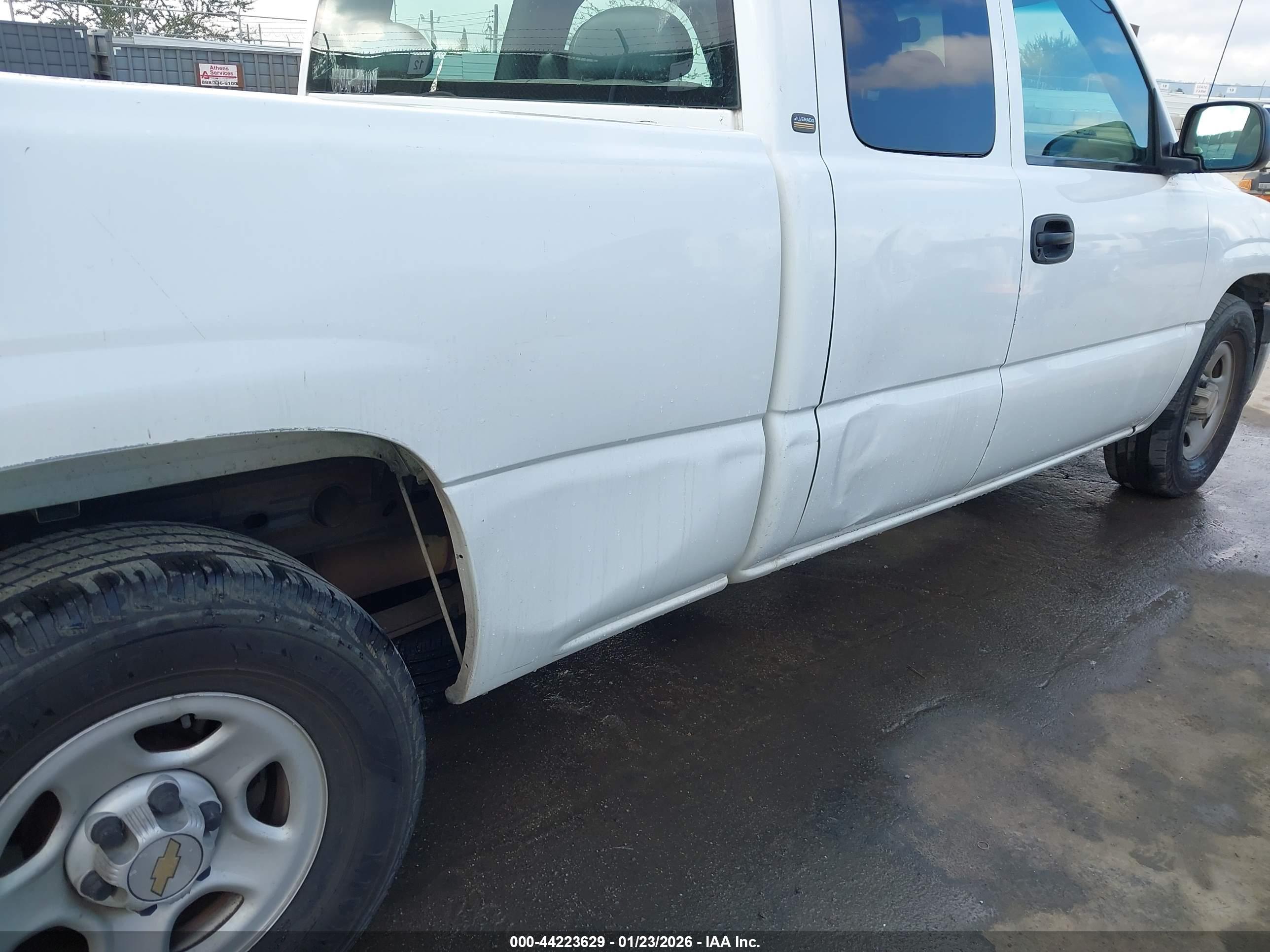 CHEVROLET SILVERADO image 6