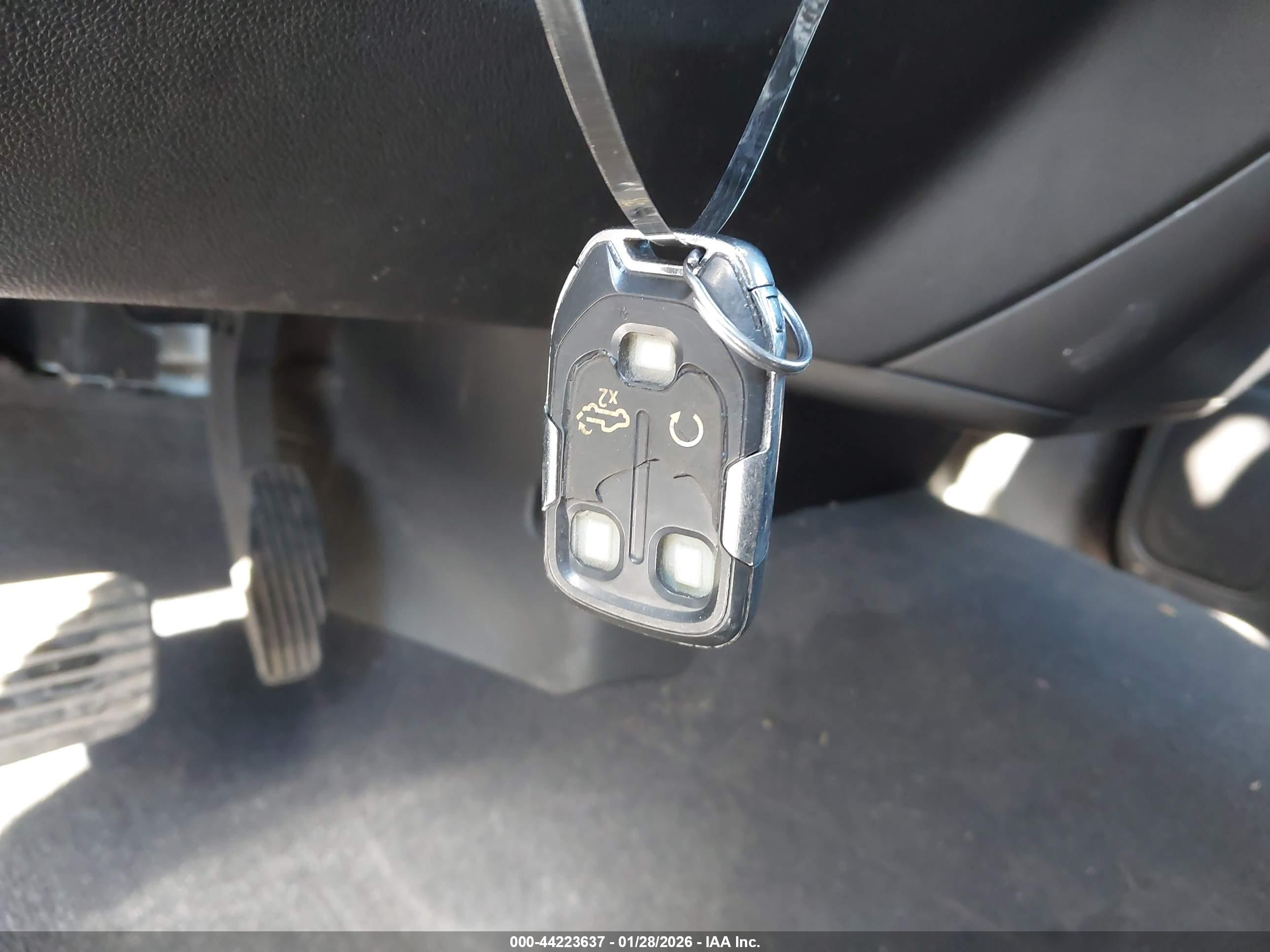 CHEVROLET SILVERADO image 11