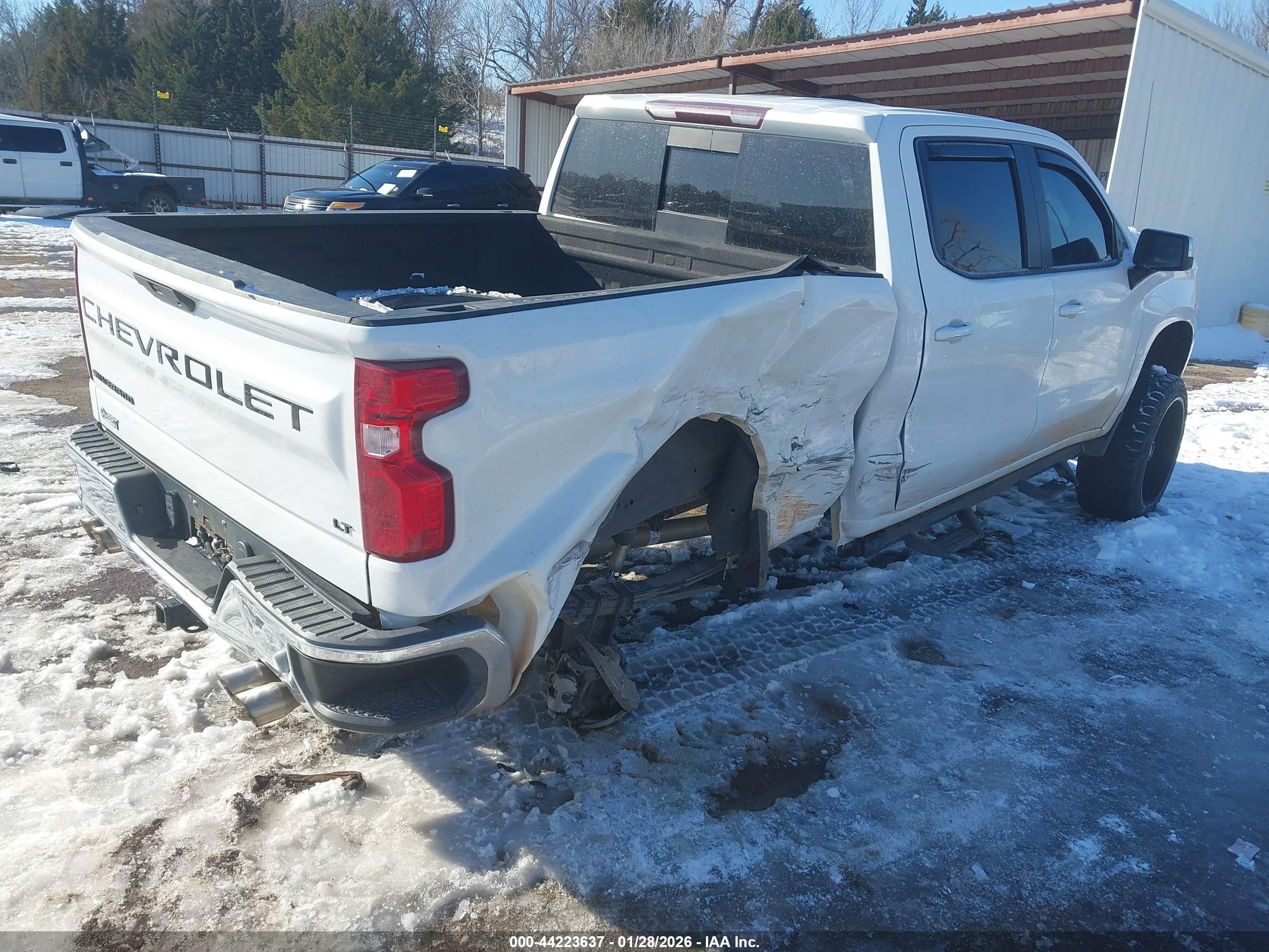CHEVROLET SILVERADO image 4
