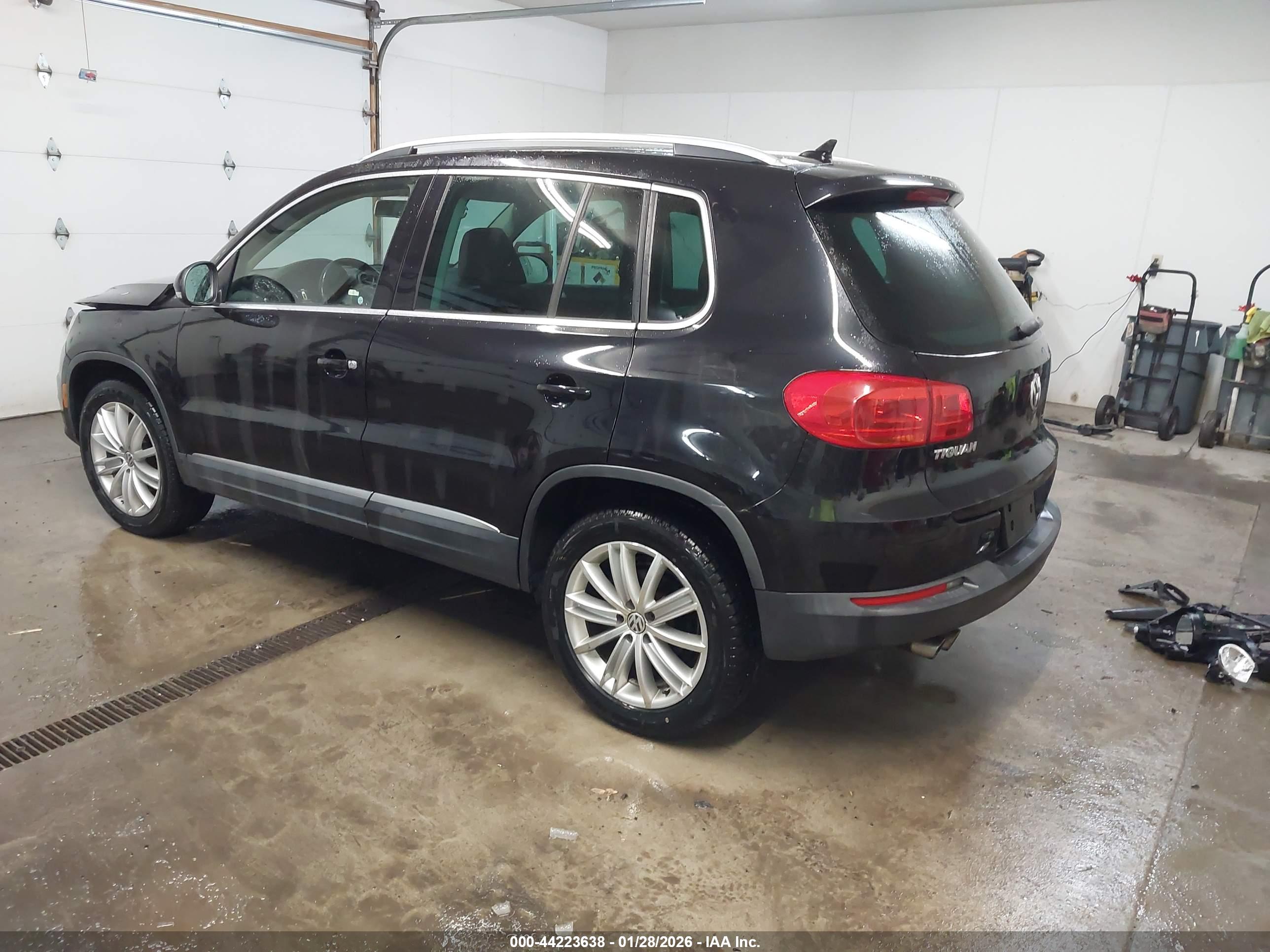 VOLKSWAGEN TIGUAN image 3