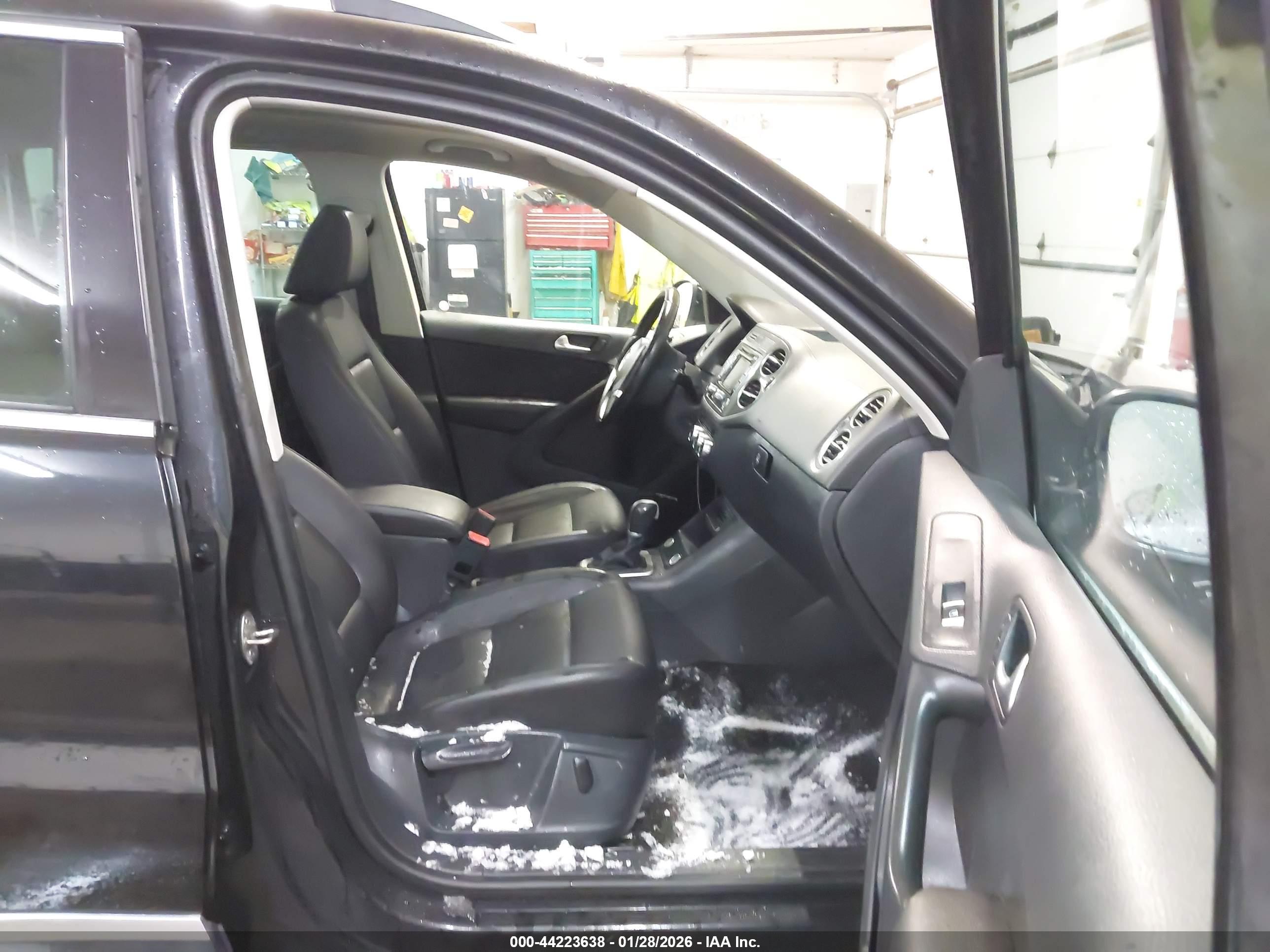 VOLKSWAGEN TIGUAN image 5