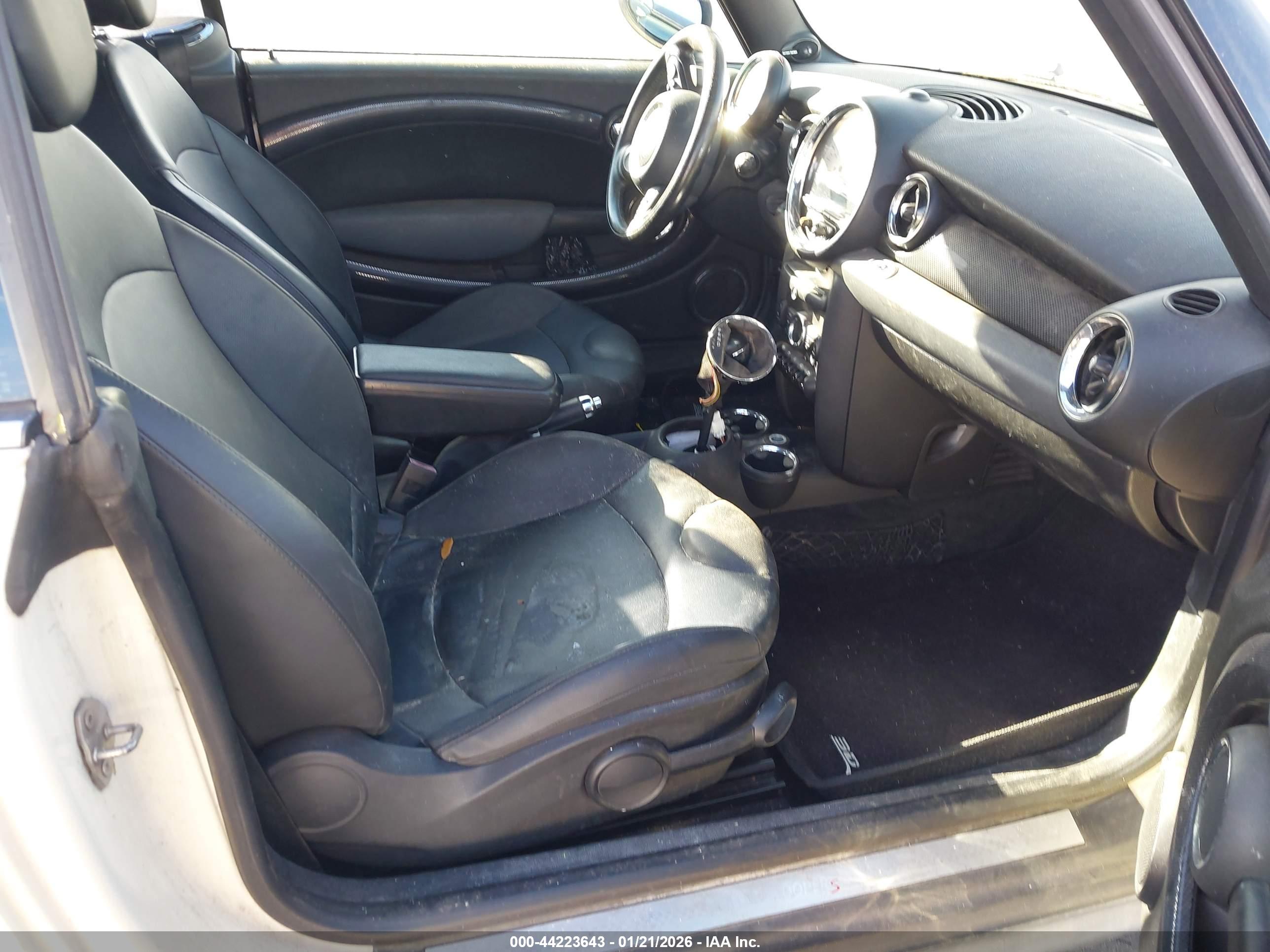 MINI COOPER image 5