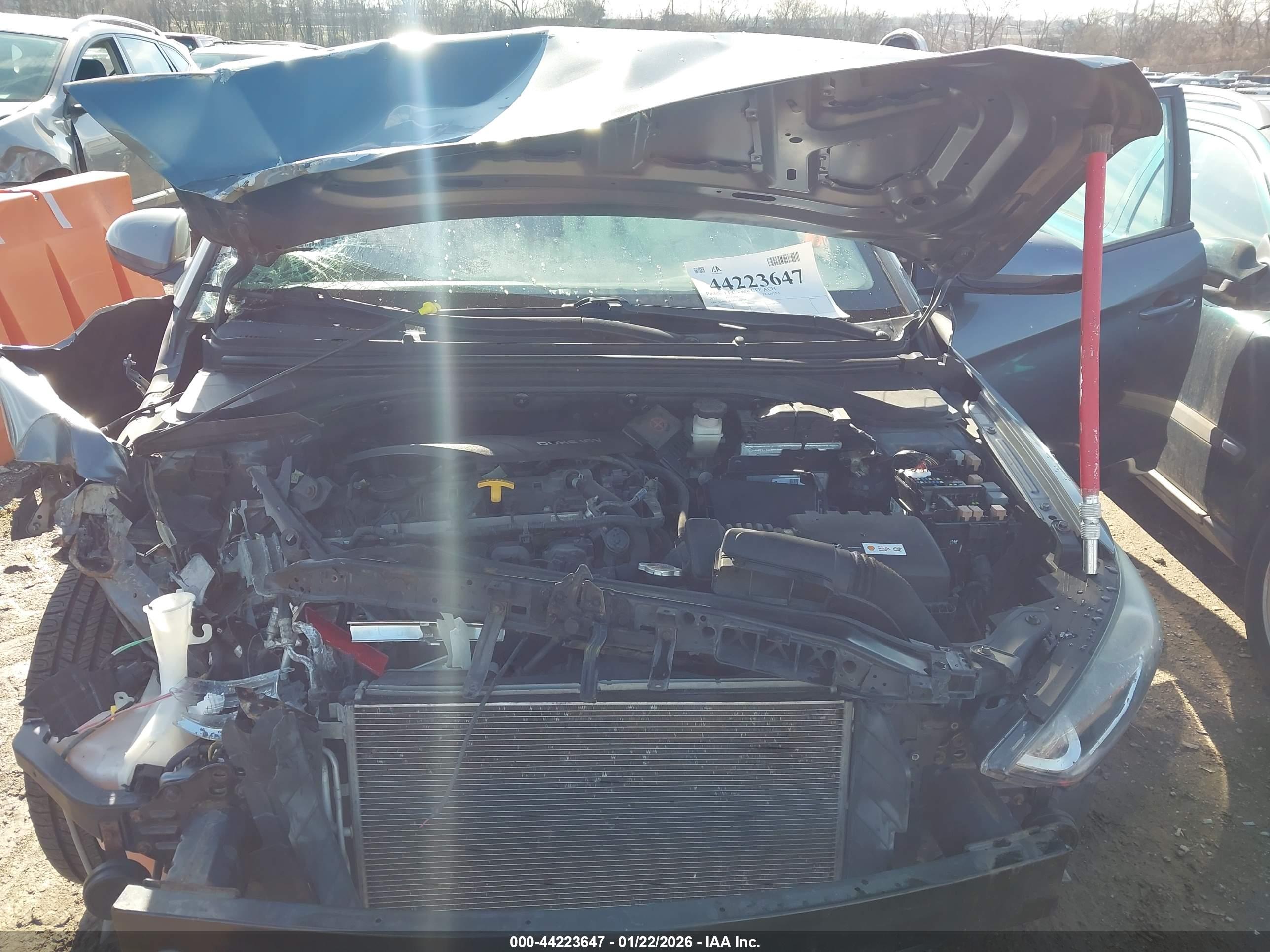 HYUNDAI ELANTRA image 10