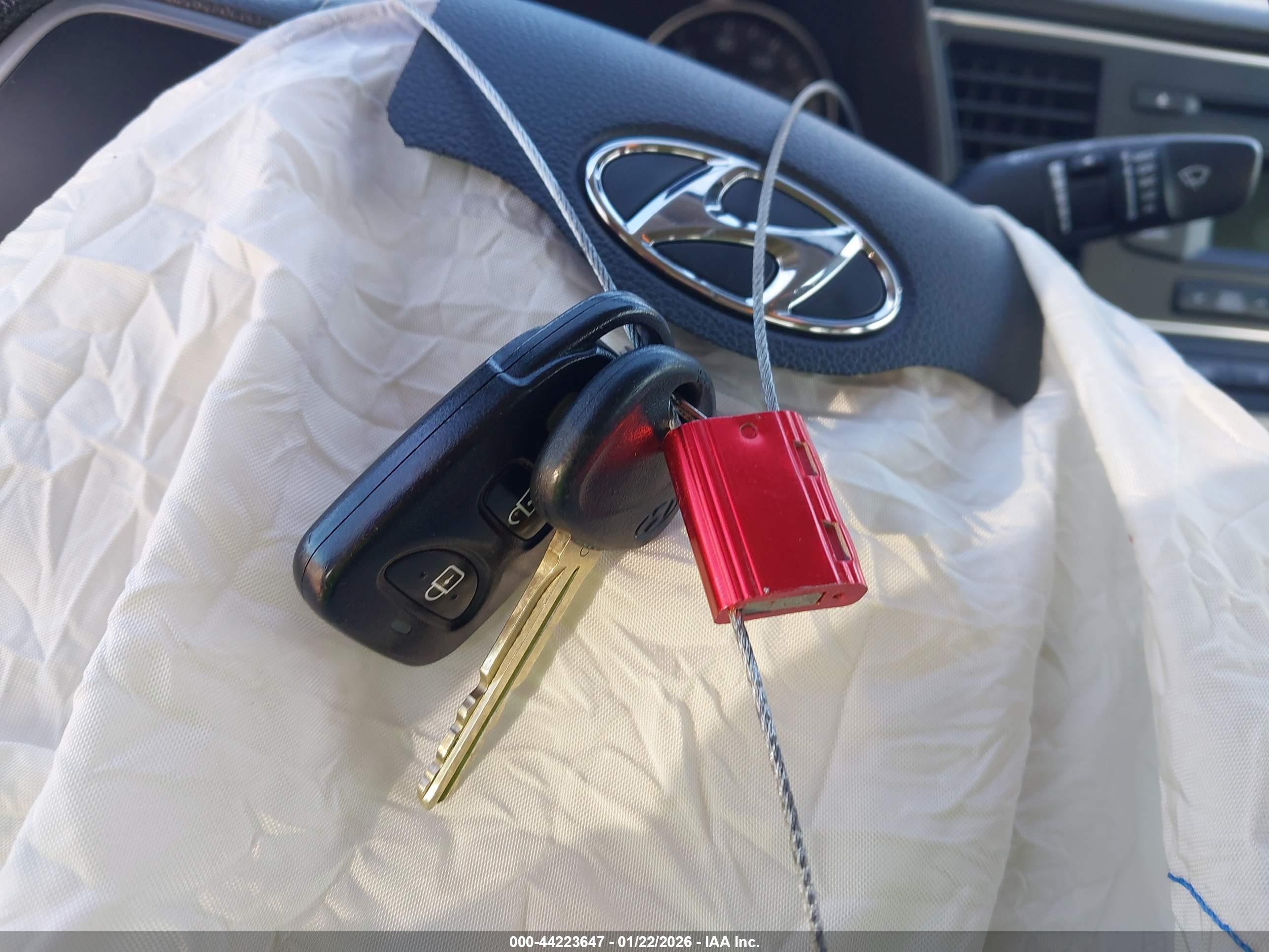 HYUNDAI ELANTRA image 11