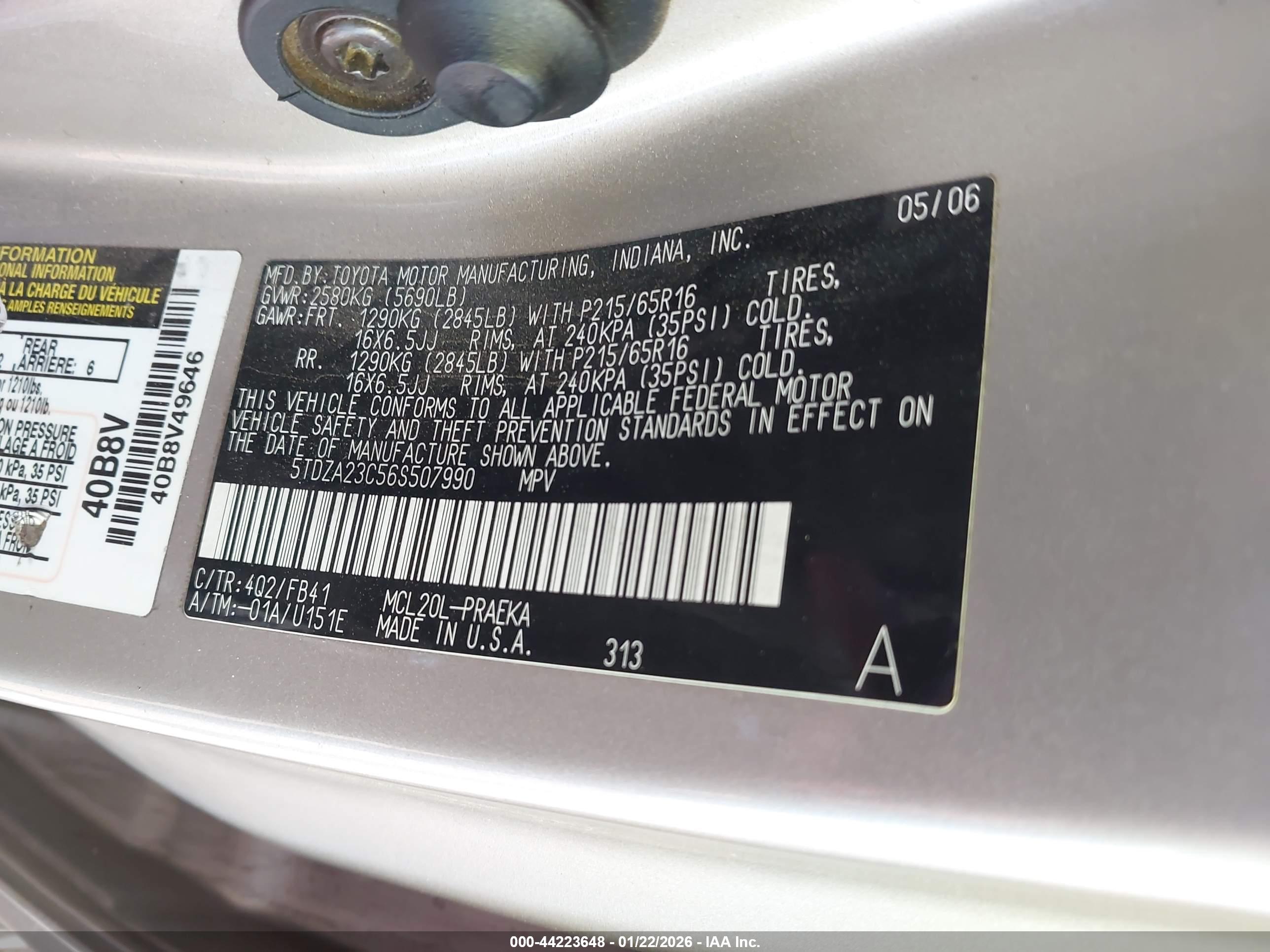 TOYOTA SIENNA image 9